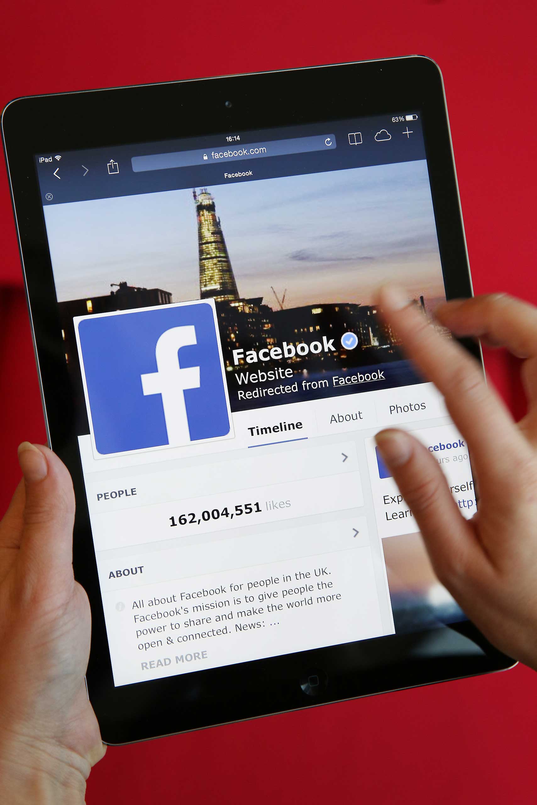 An Apple iPad displays Facebook's profile page on Aug. 6, 2014. (Peter Macdiarmid—Getty Images)