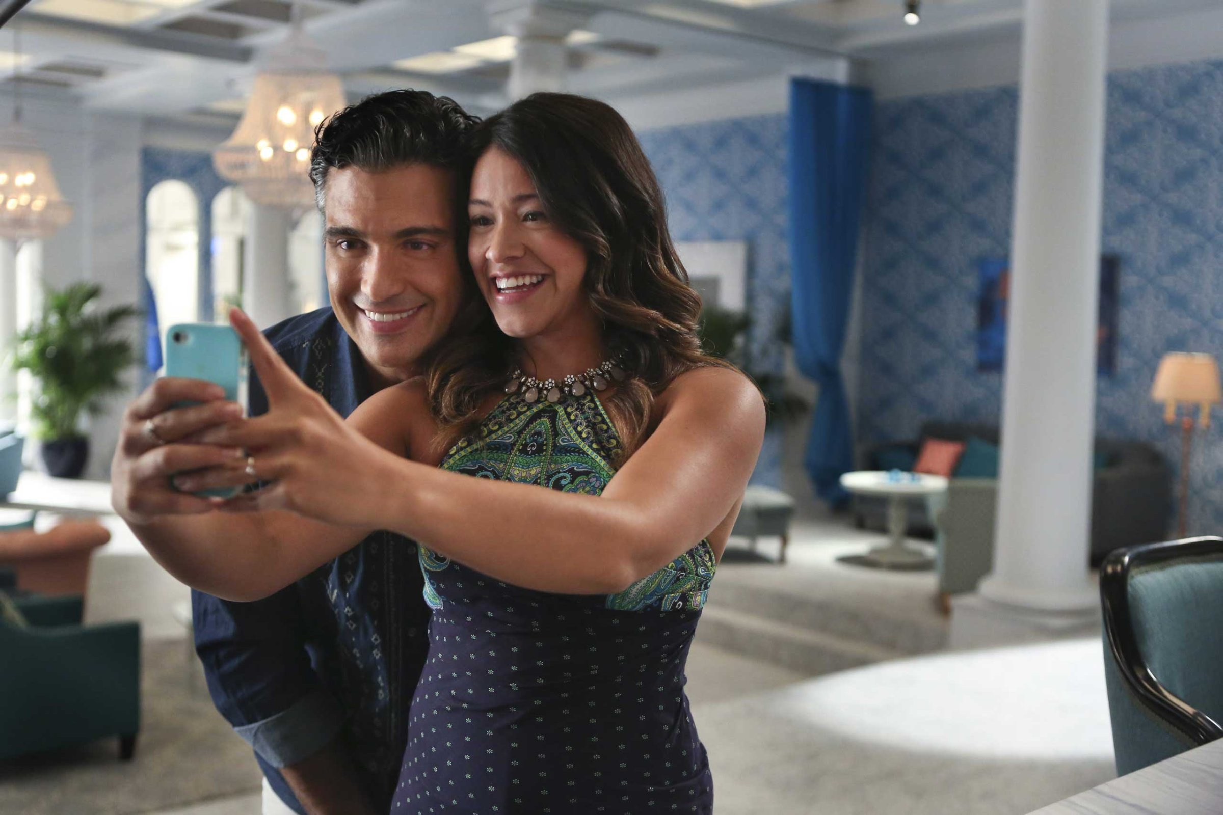 Jaime Camil as Rogelio and Gina Rodriguez as Jane in Jane The Virgin.