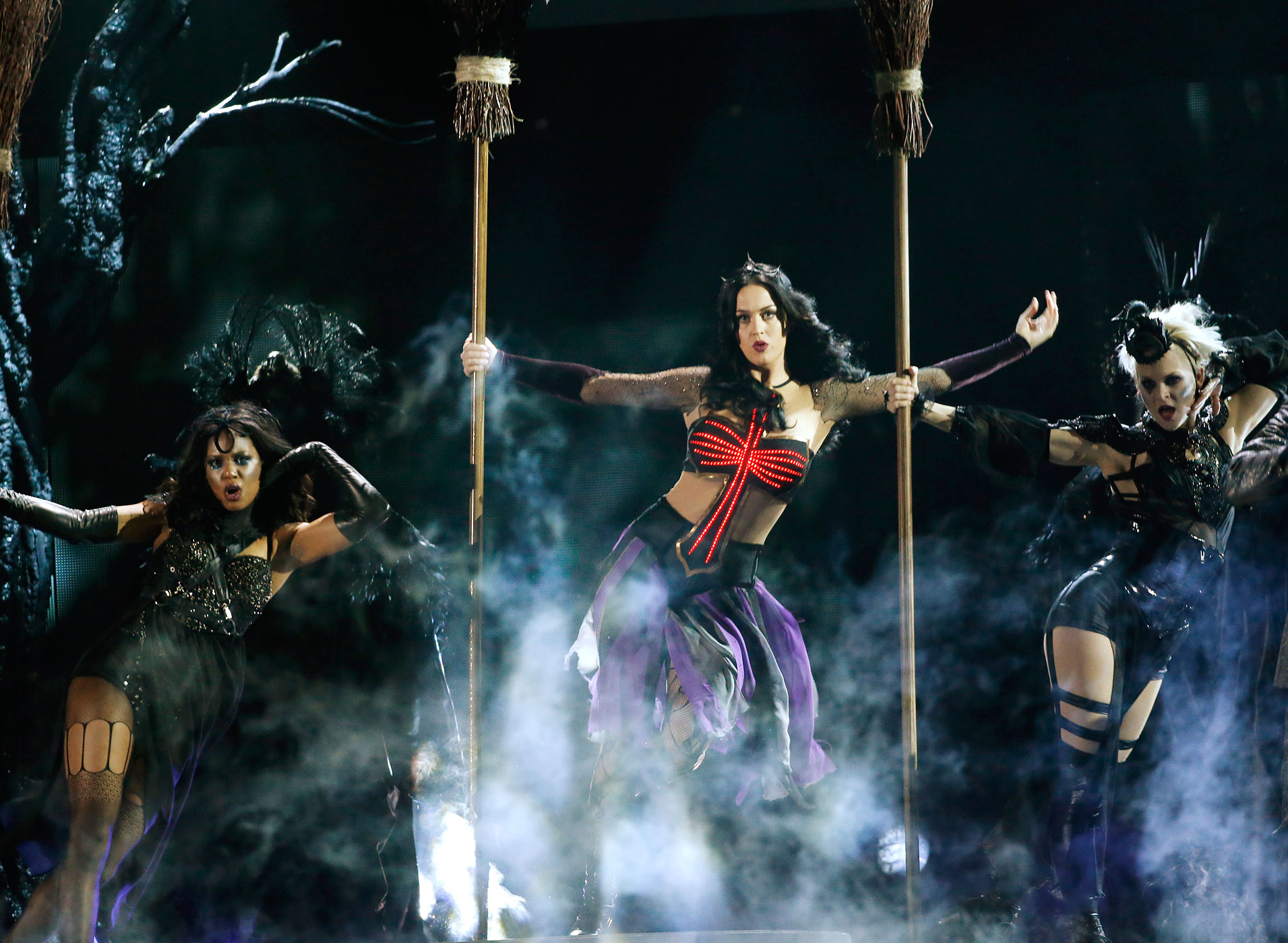 Katy Perry performs "Dark Horse" at the 56th annual Grammy Awards in Los Angeles