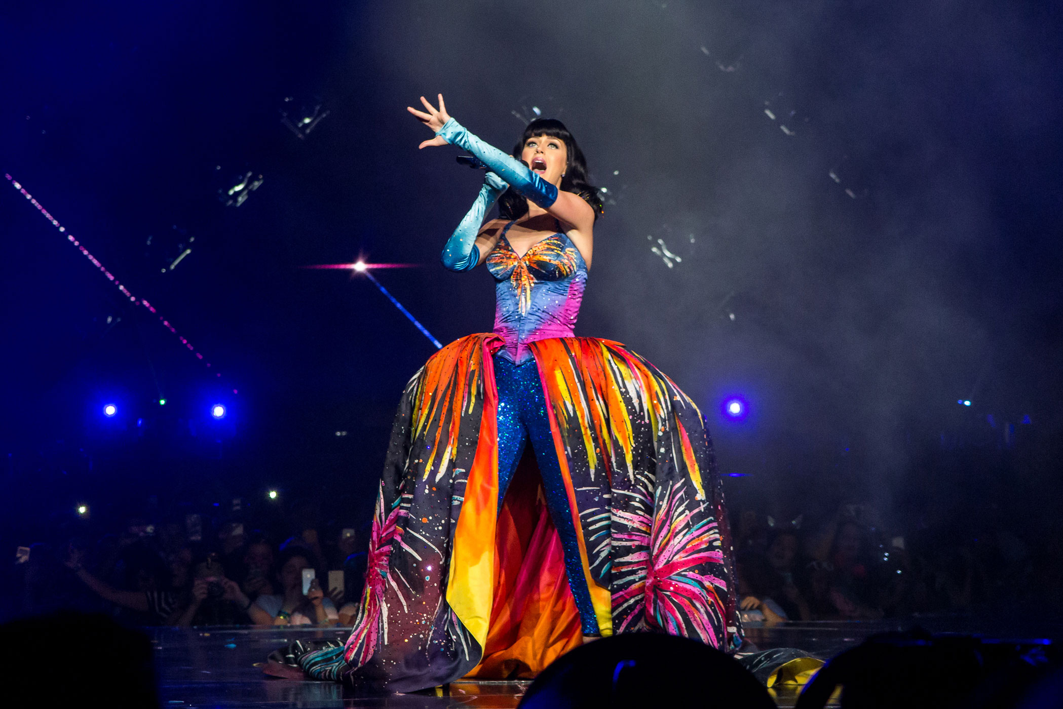 Katy Perry performs in Los Angeles - Full Show