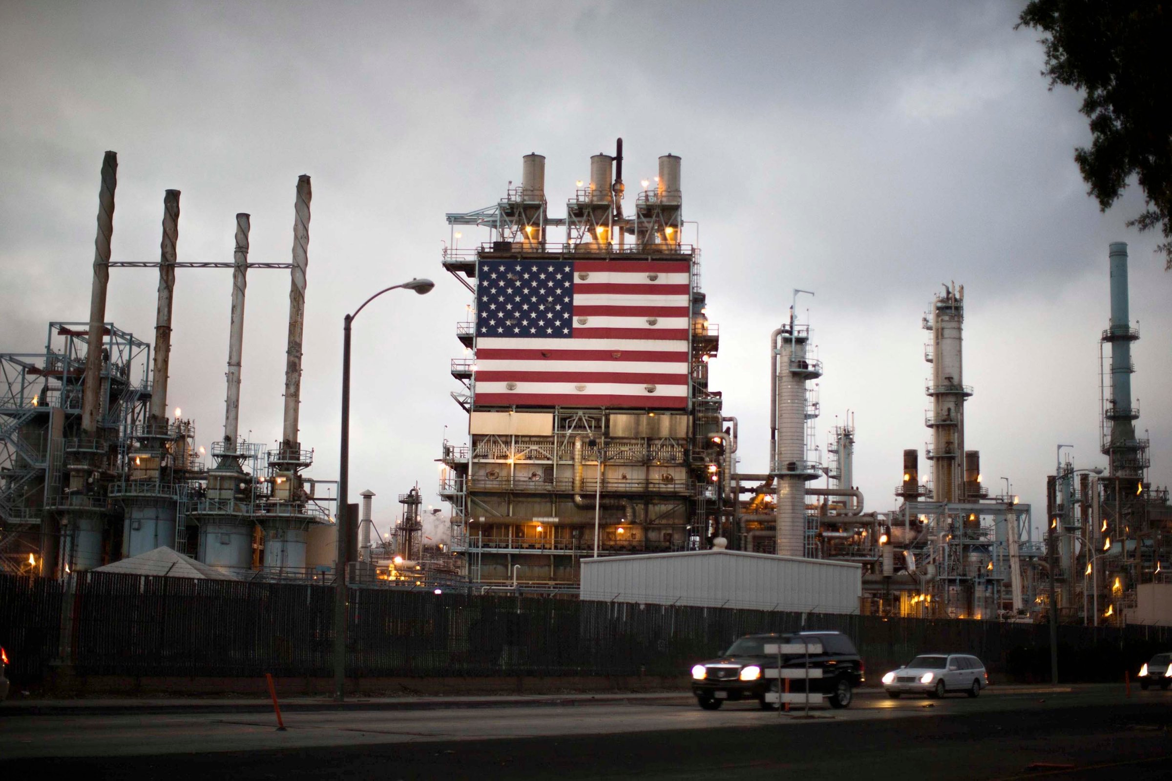 TeThe U.S. flag is displayed at Tesoro's Los Angeles oil refinery in Los Angeles, California