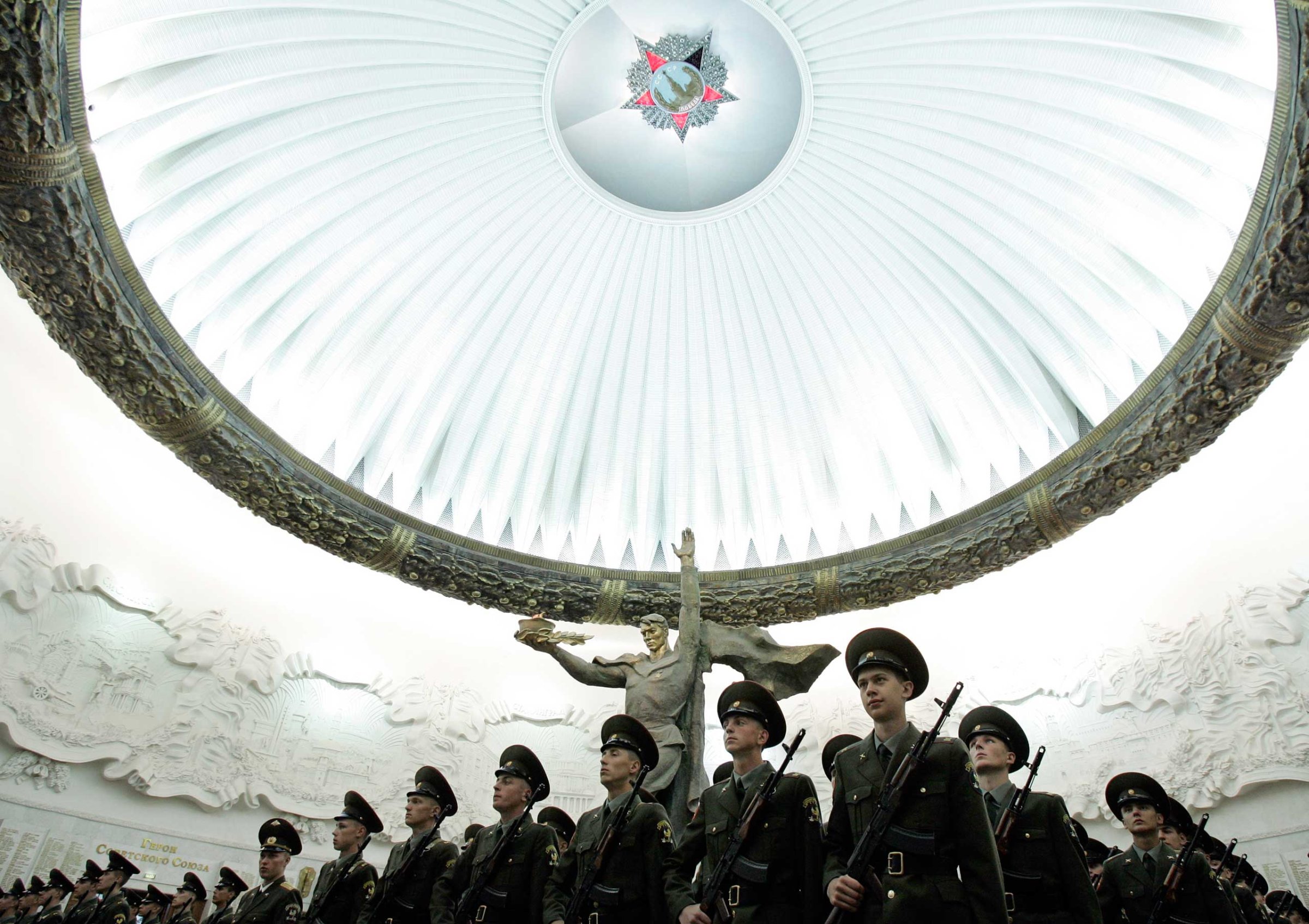 Soldiers stand in formation as they swear an oath at the World War Two museum on Poklonnaya Gora in Victory Park, Moscow in 2007.