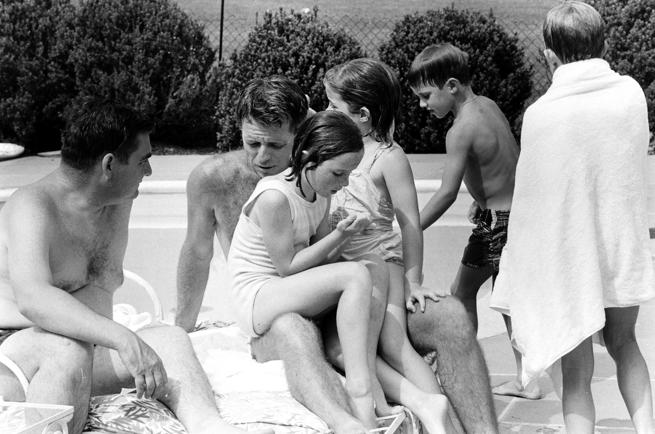 Robert Kennedy, Pierre Salinger and kids at RFK's Virginia home, 1964.