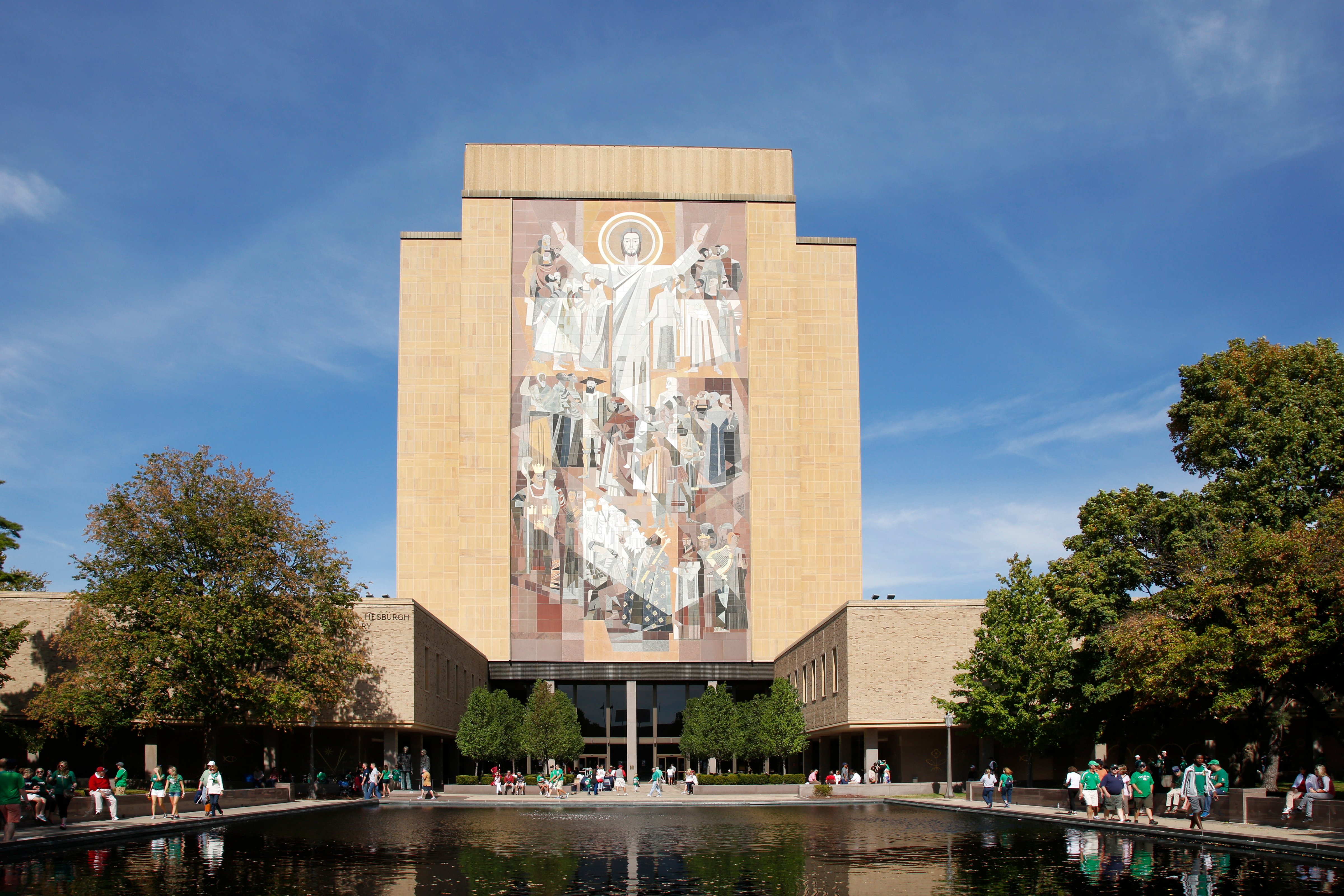 Notre Dame's 'Touchdown Jesus' (Joe Robbins—Getty Images)
