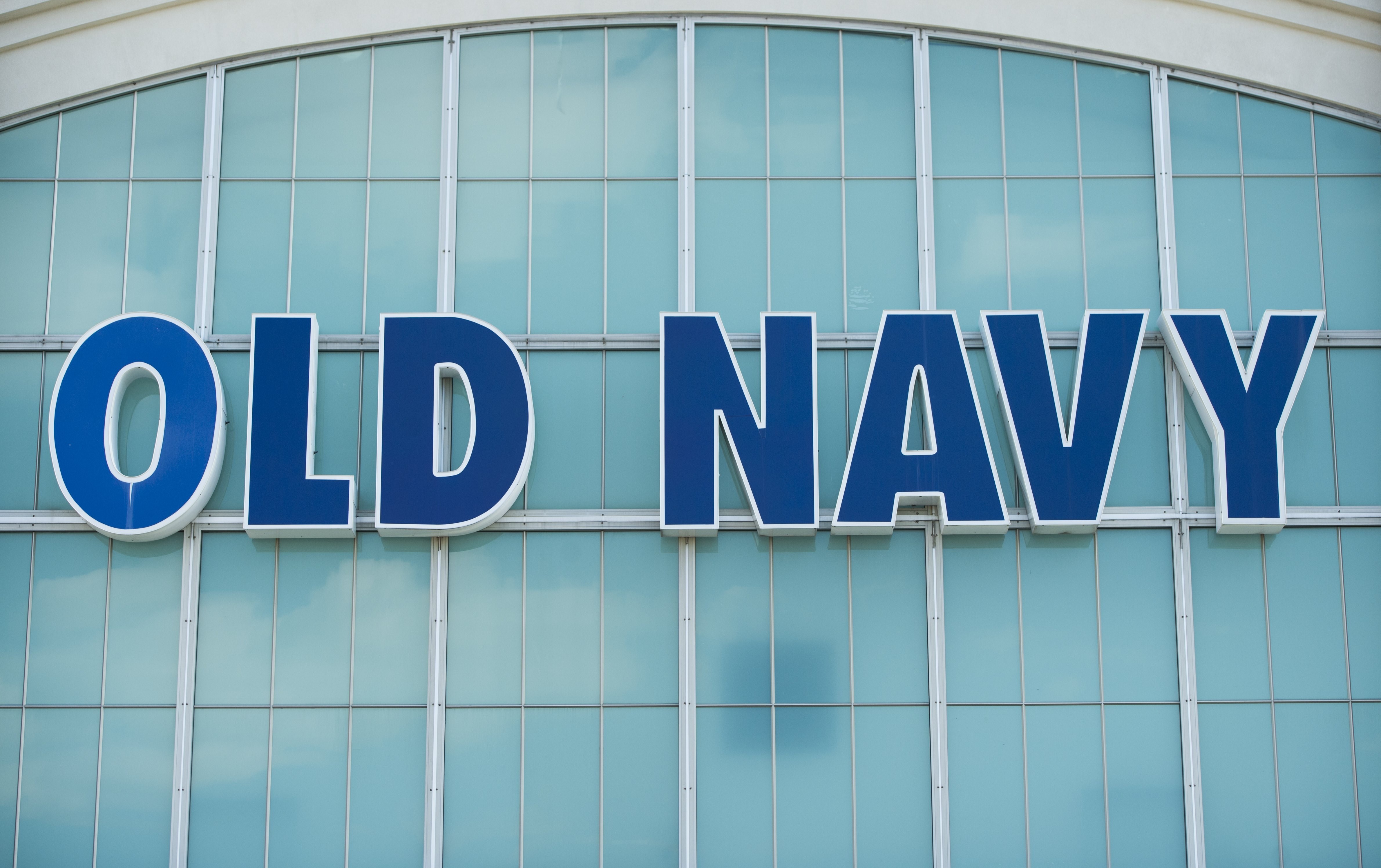 An Old Navy clothing store is seen in Springfield, Virginia,/AFP/Getty Images) (SAUL LOEB—AFP/Getty Images)