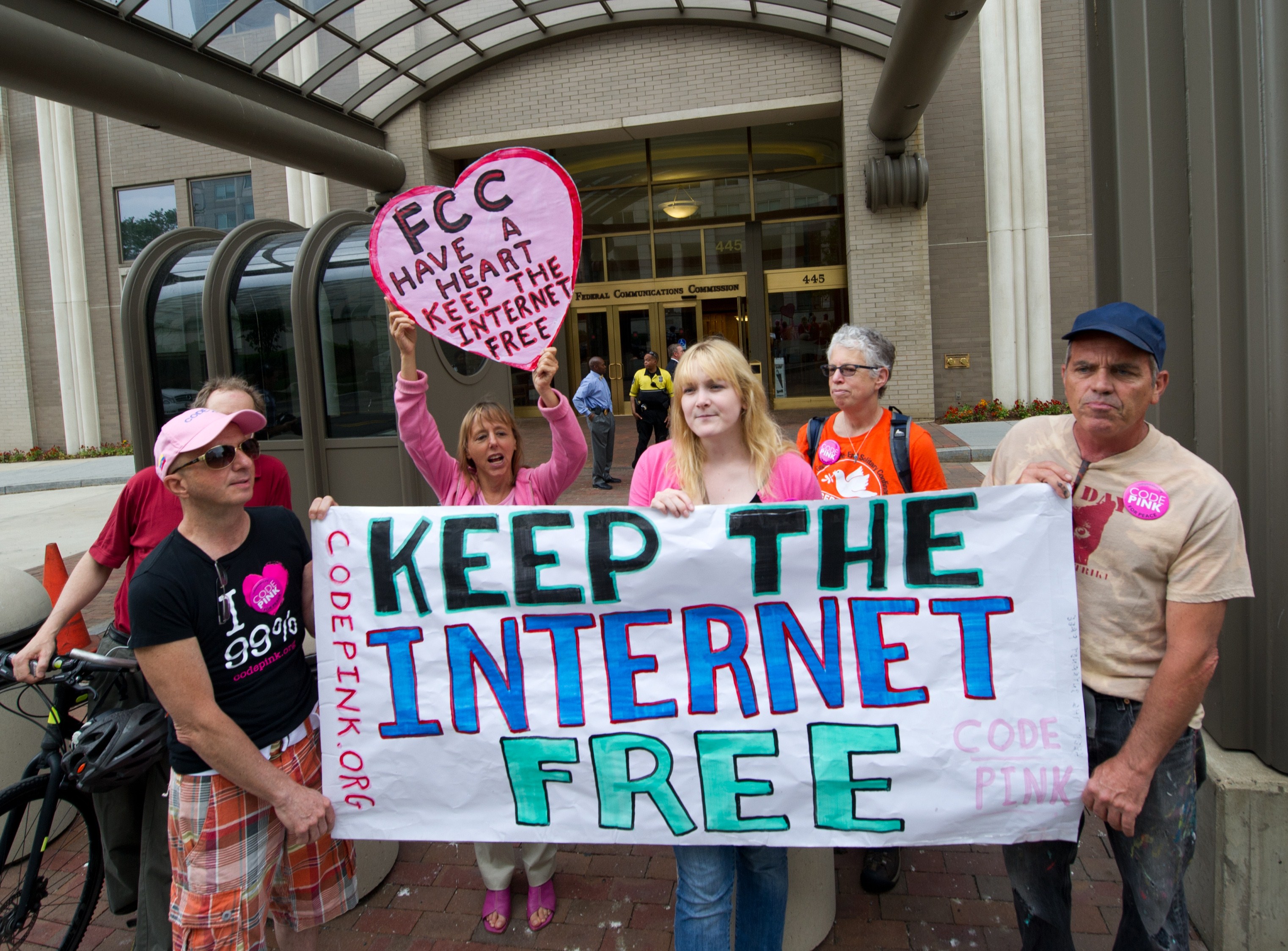 Protesters hold a rally to support "net neutrality" on May 15, 2014 at the FCC in Washington, DC. (Karen Bleier—AFP/Getty Images)
