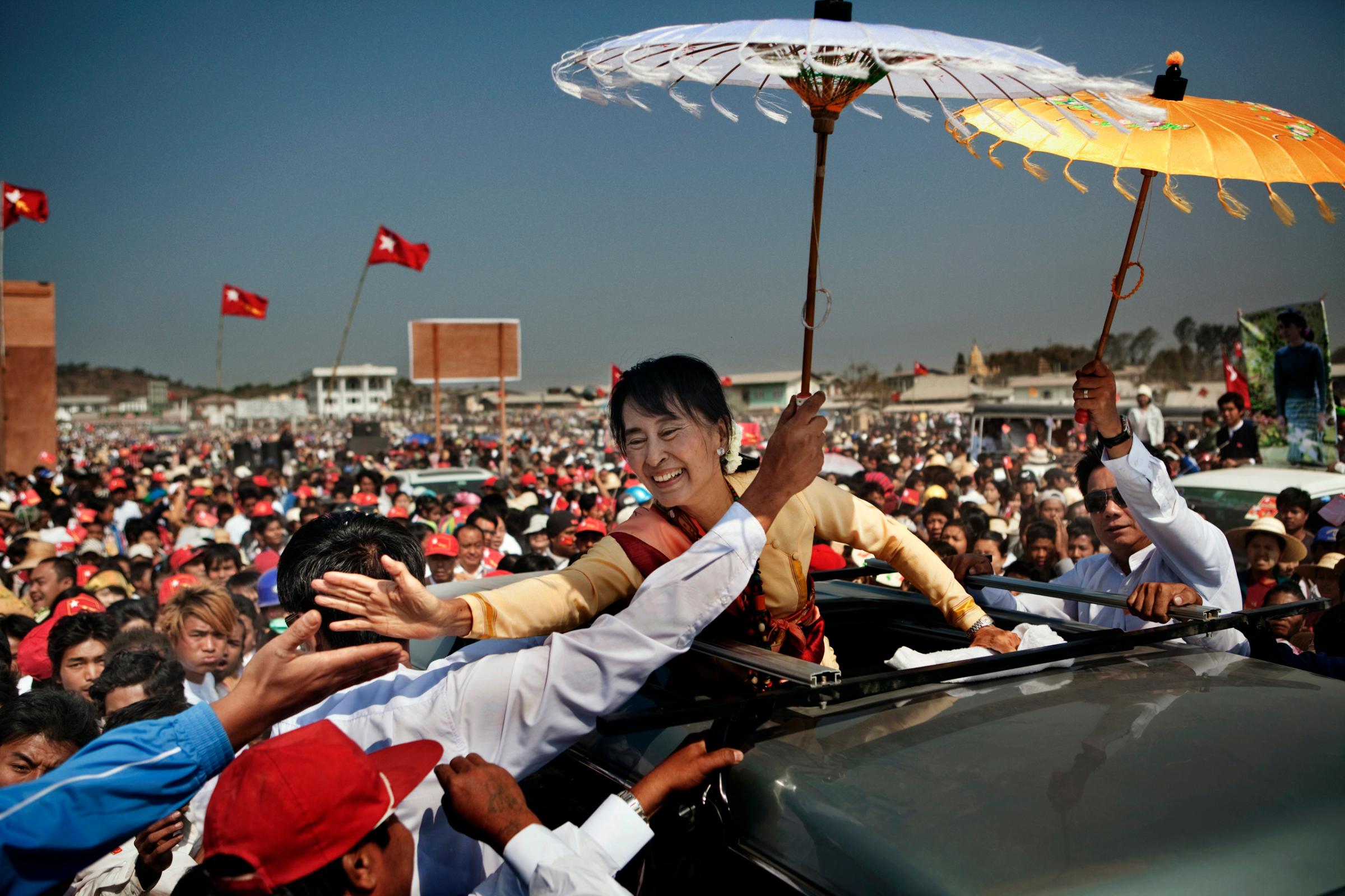 National League for Democracy (NLD) party leader Aung San Suu Kyi campaigns in Aungban, Shan State, Burma, Mar. 1, 2012.
