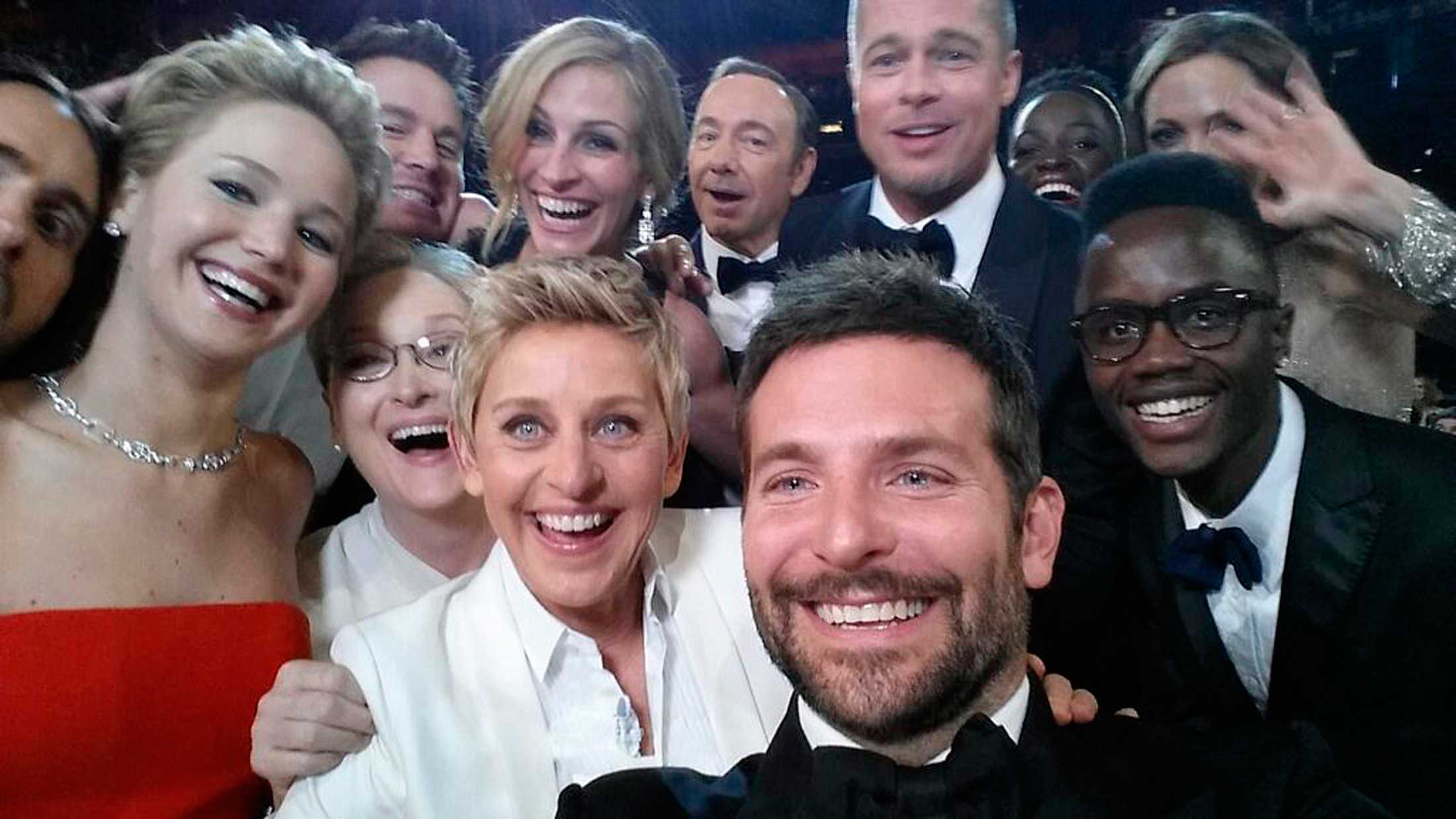An image posted by Oscars show host Ellen DeGeneres on her Twitter account shows movie stars, including Jared Leto, Jennifer Lawrence, Meryl Streep, Channing Tatum, Julia Roberts, Kevin Spacey, Brad Pitt, Lupita Nyong'o, Angelina Jolie and Bradley Cooper as well as Nyong'o's brother Peter. March 2, 2014.