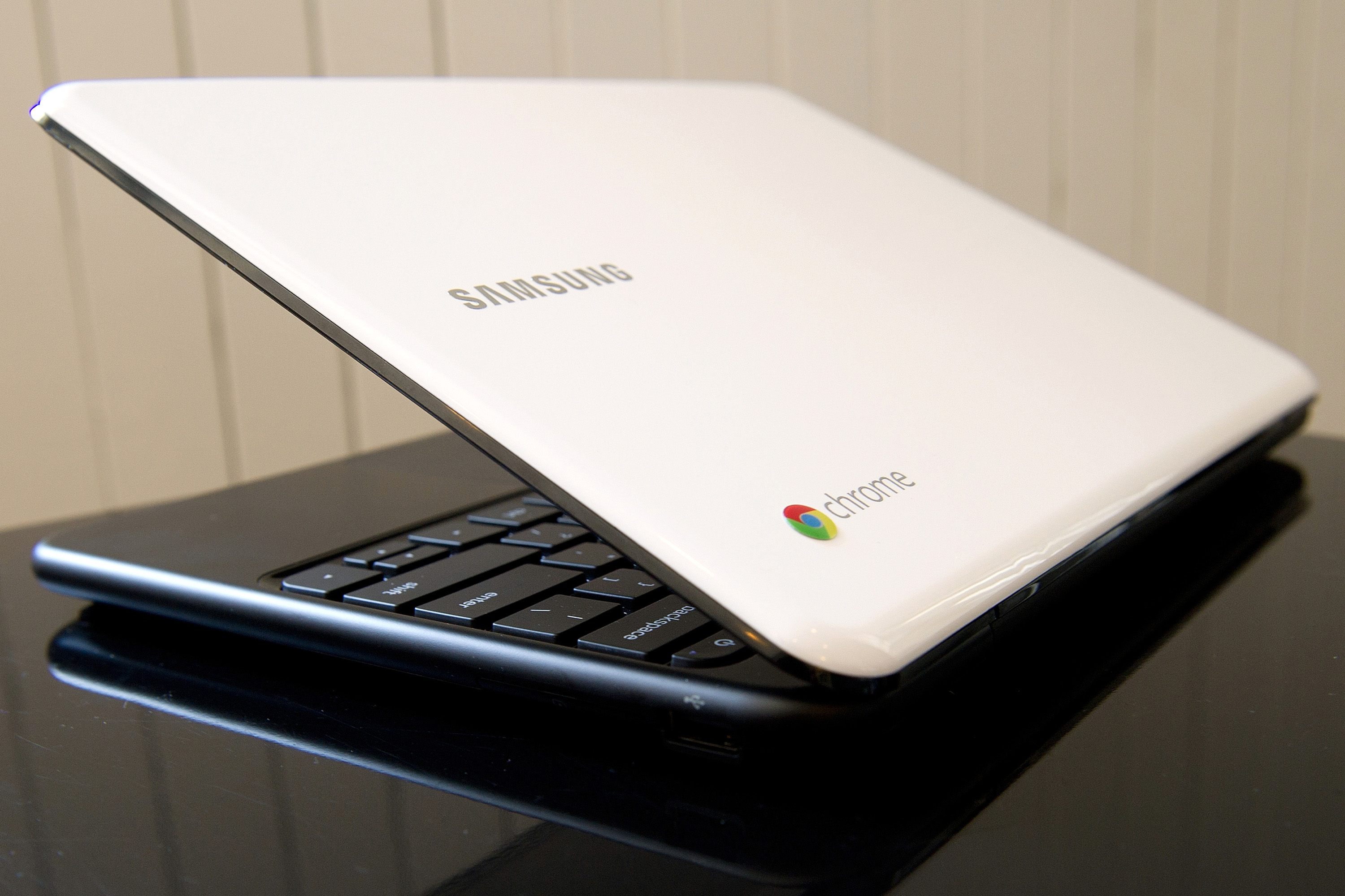 Google Chromebook To Be Available Online On June 15