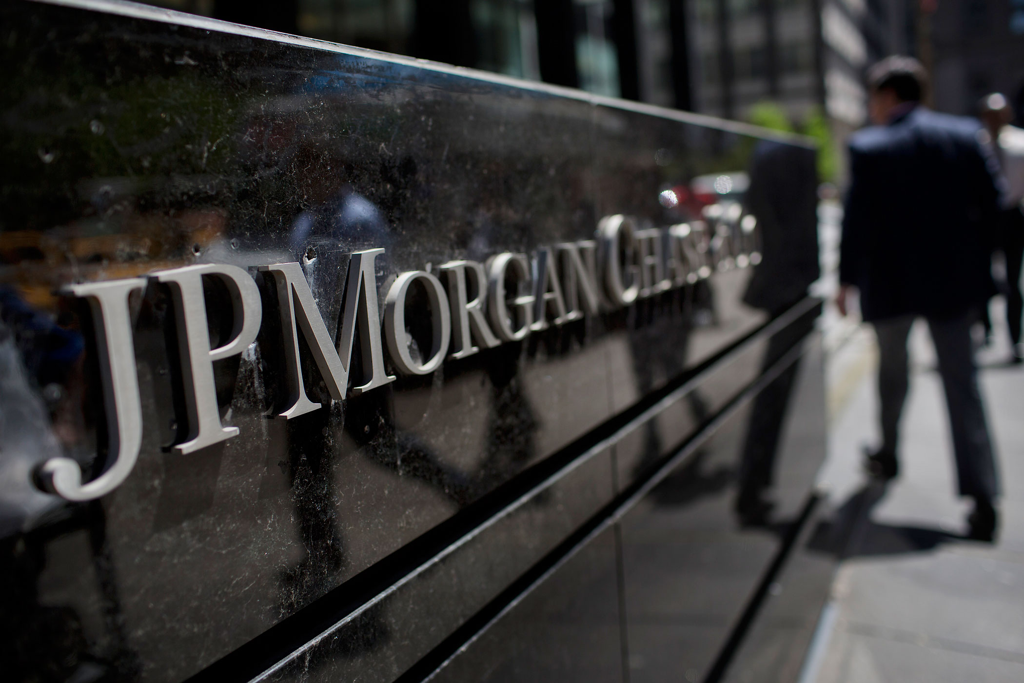 JPMorgan Holders Led by Chairmen-CEOs to Vote on Dimon's Titles