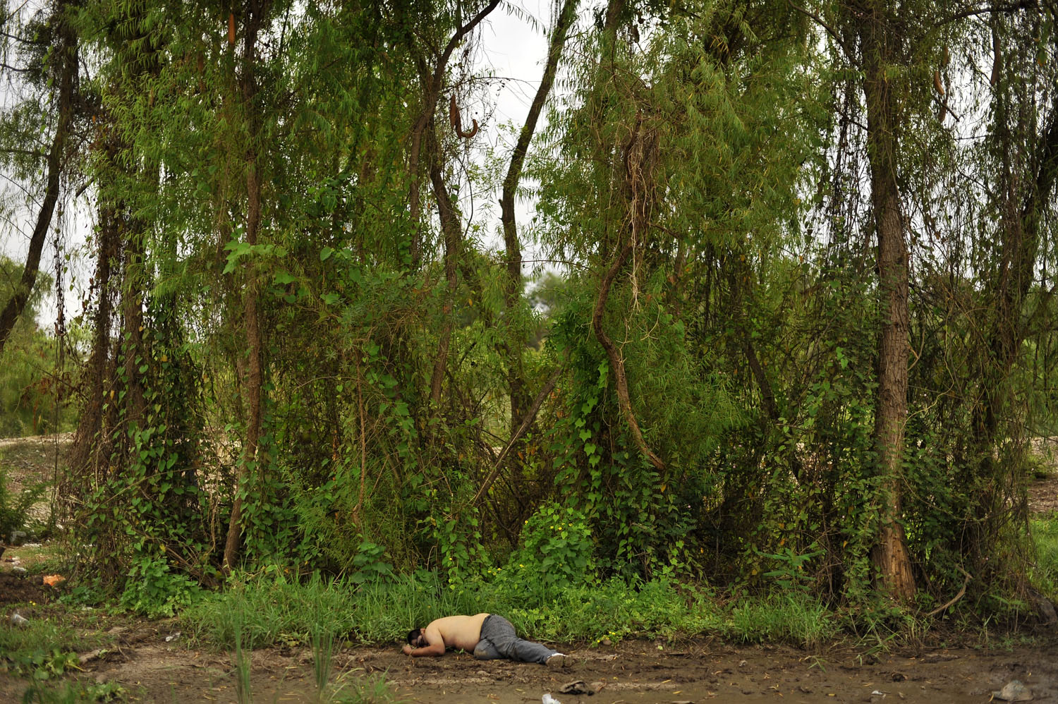 An unidentified body on the banks of the Humaya River, in Culiacán, Mexico, in 2011.