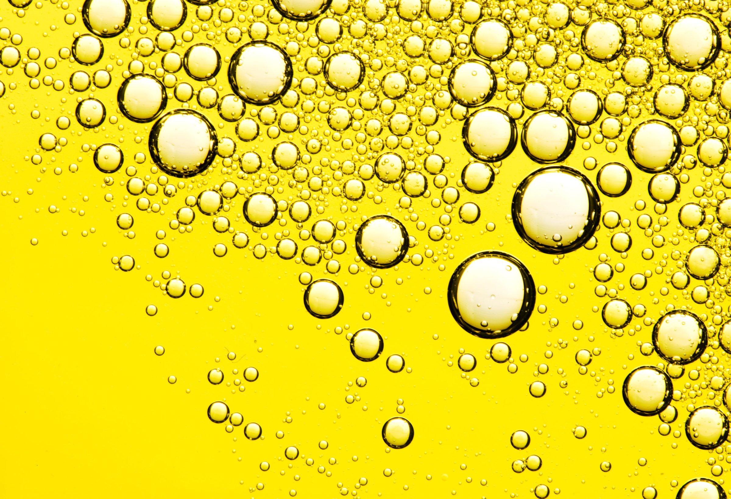 Bubbles in olive oil