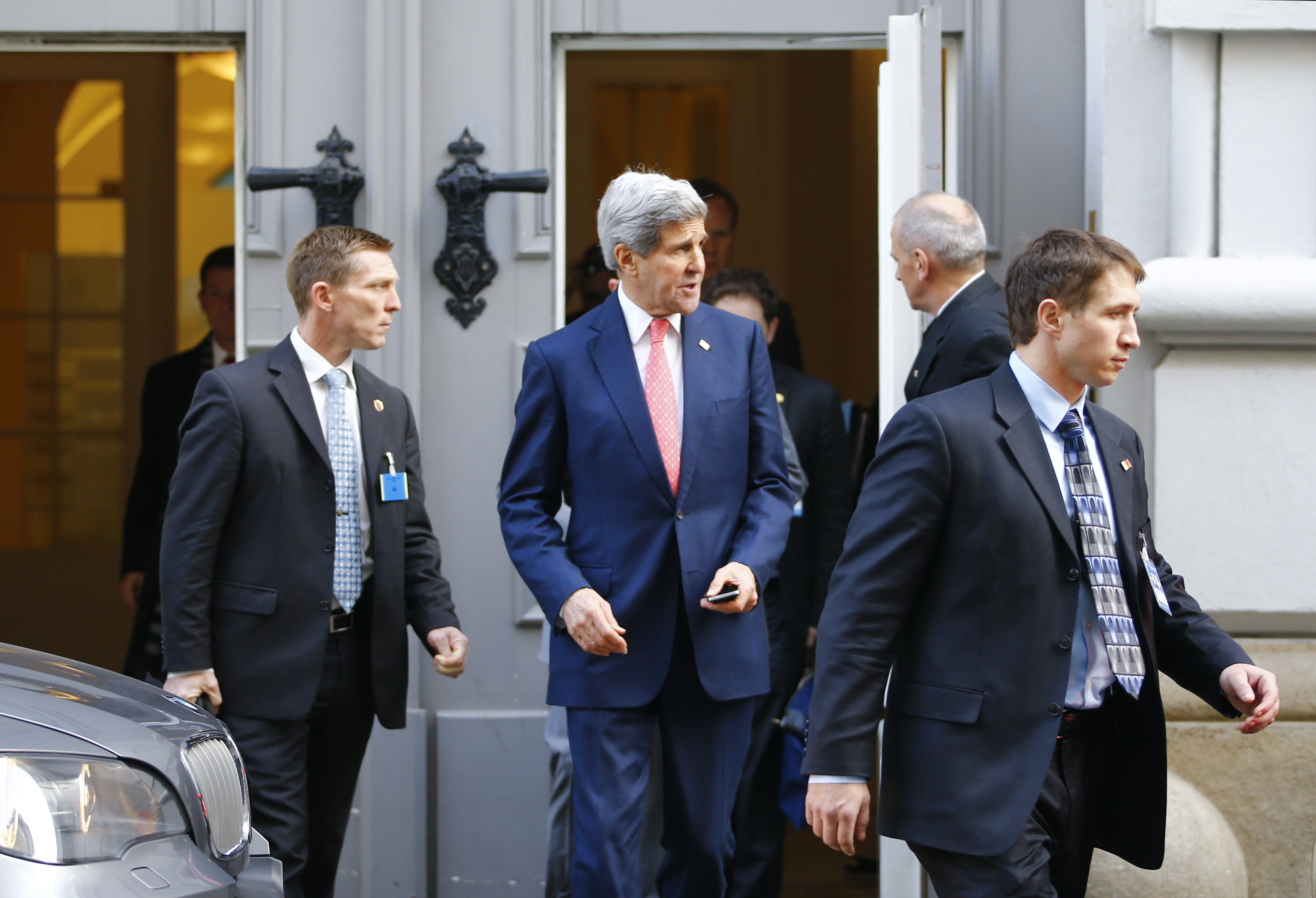 U.S. Secretary of State John Kerry leaves the Palais Coburg in Vienna Nov. 23, 2014. (Leonhard Foeger—Reuters)
