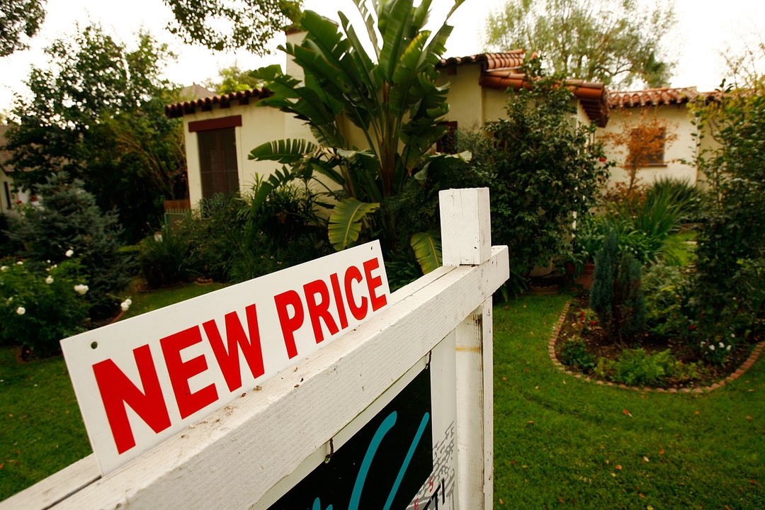 S&amp;P Index Reports Record Drop In U.S. Home Prices