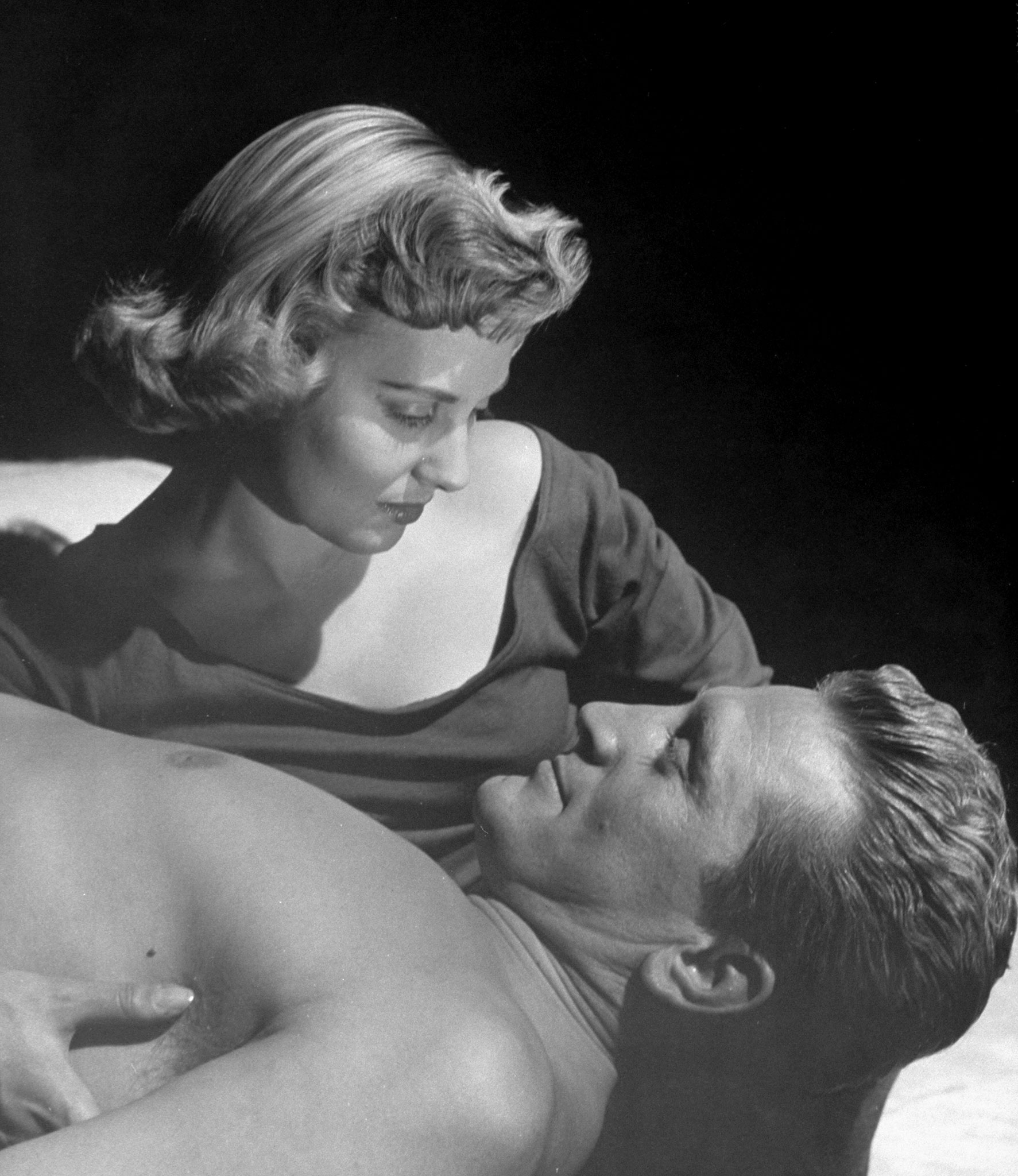 Kirk Douglas and Lola Albright, 1949.