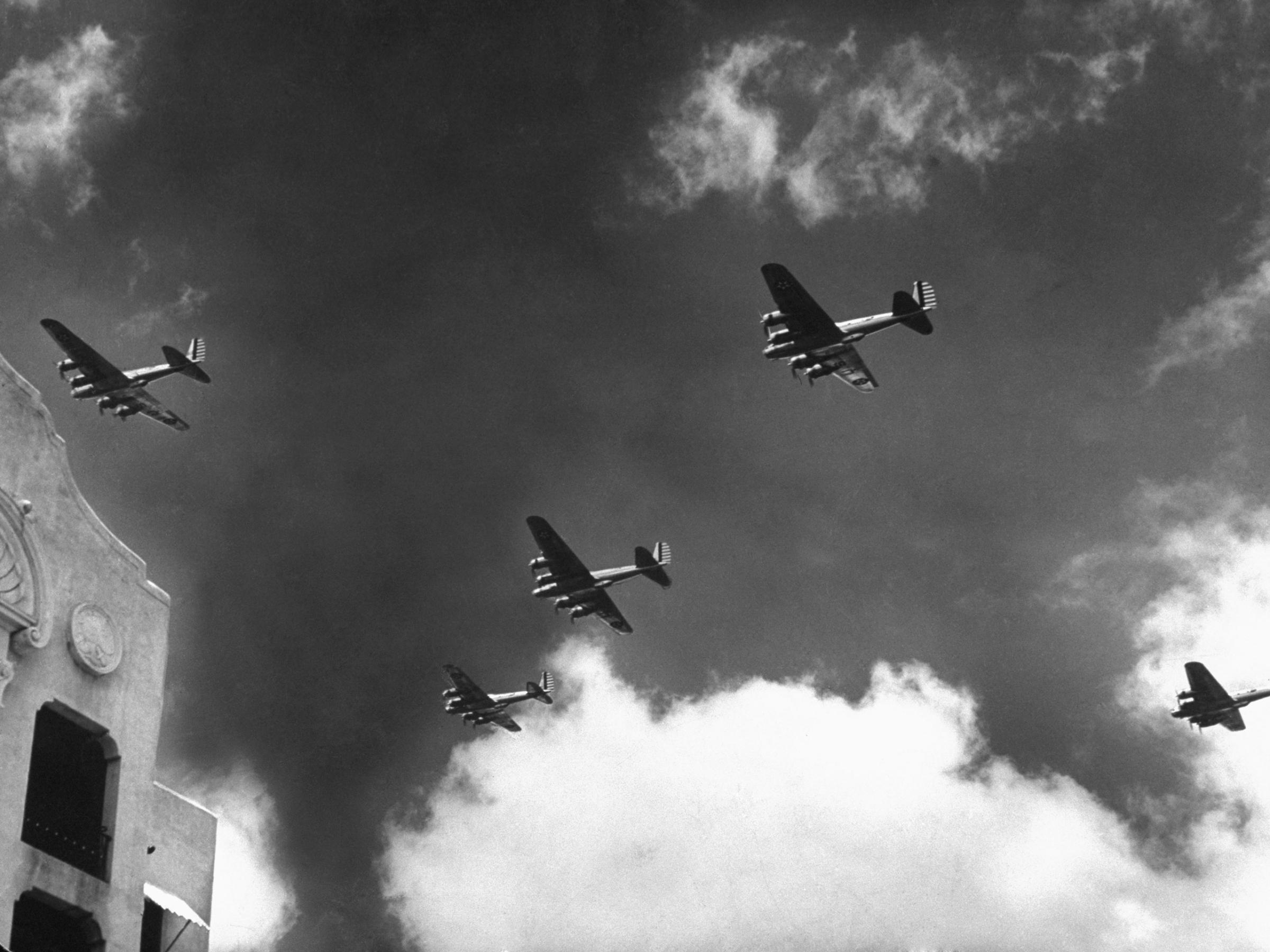 American bombers fly over Hawaii, December 1941.