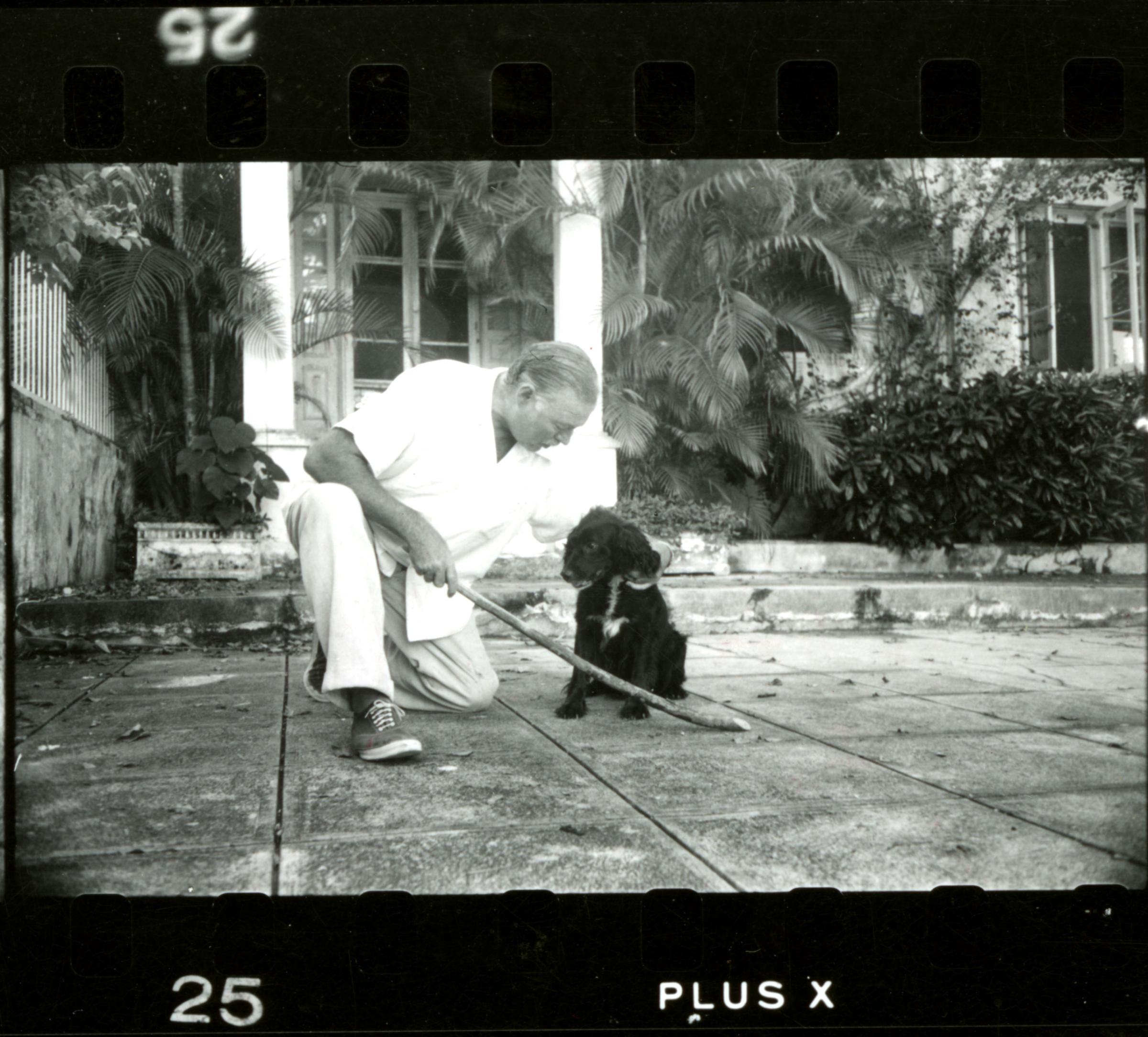 An image from a contact sheet of Alfred Eisenstaedt's pictures of Ernest Hemingway in Cuba, August 1952.