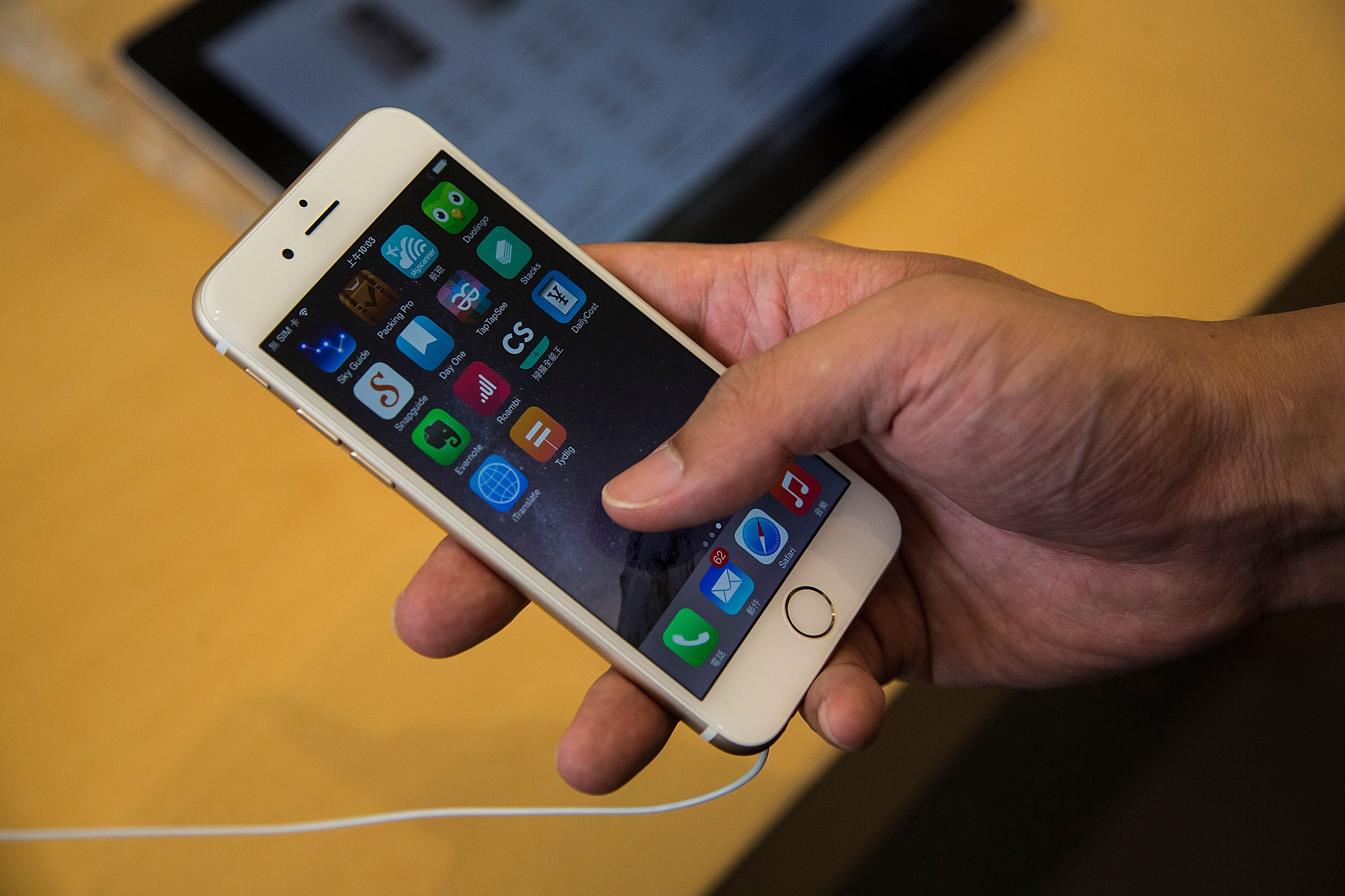 iPhone 6 Becomes Available In Hong Kong