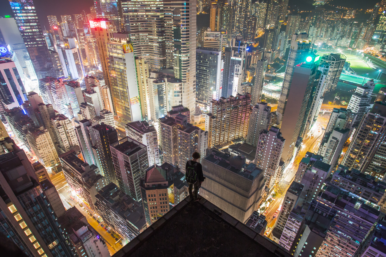Vitaliy Raskalov (@raskalov) and Vadim Makhorov (@makhorov) have been rooftopping for five years. Hong Kong 
                              April 2014