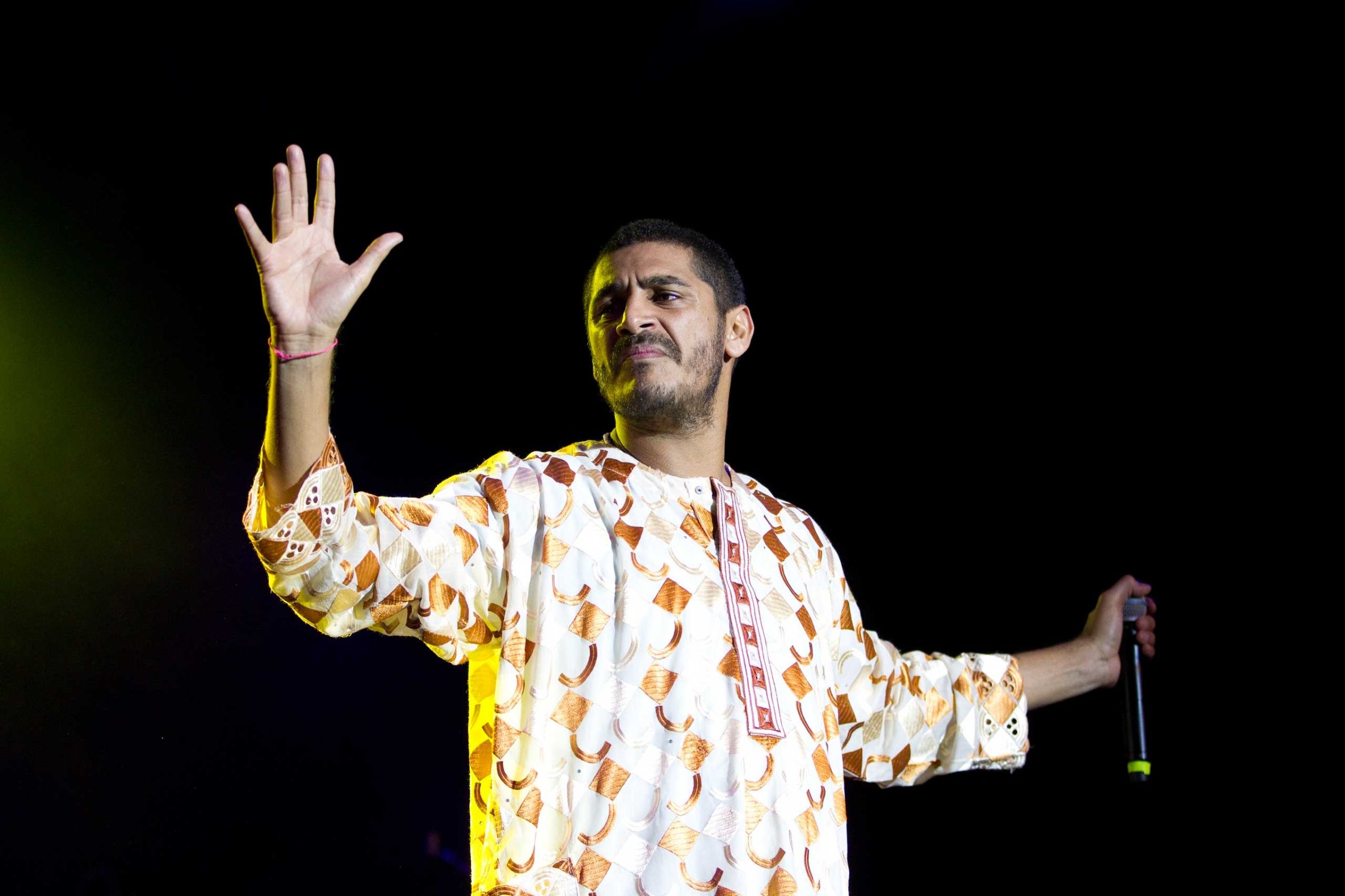 Criolo performing in London 2012.