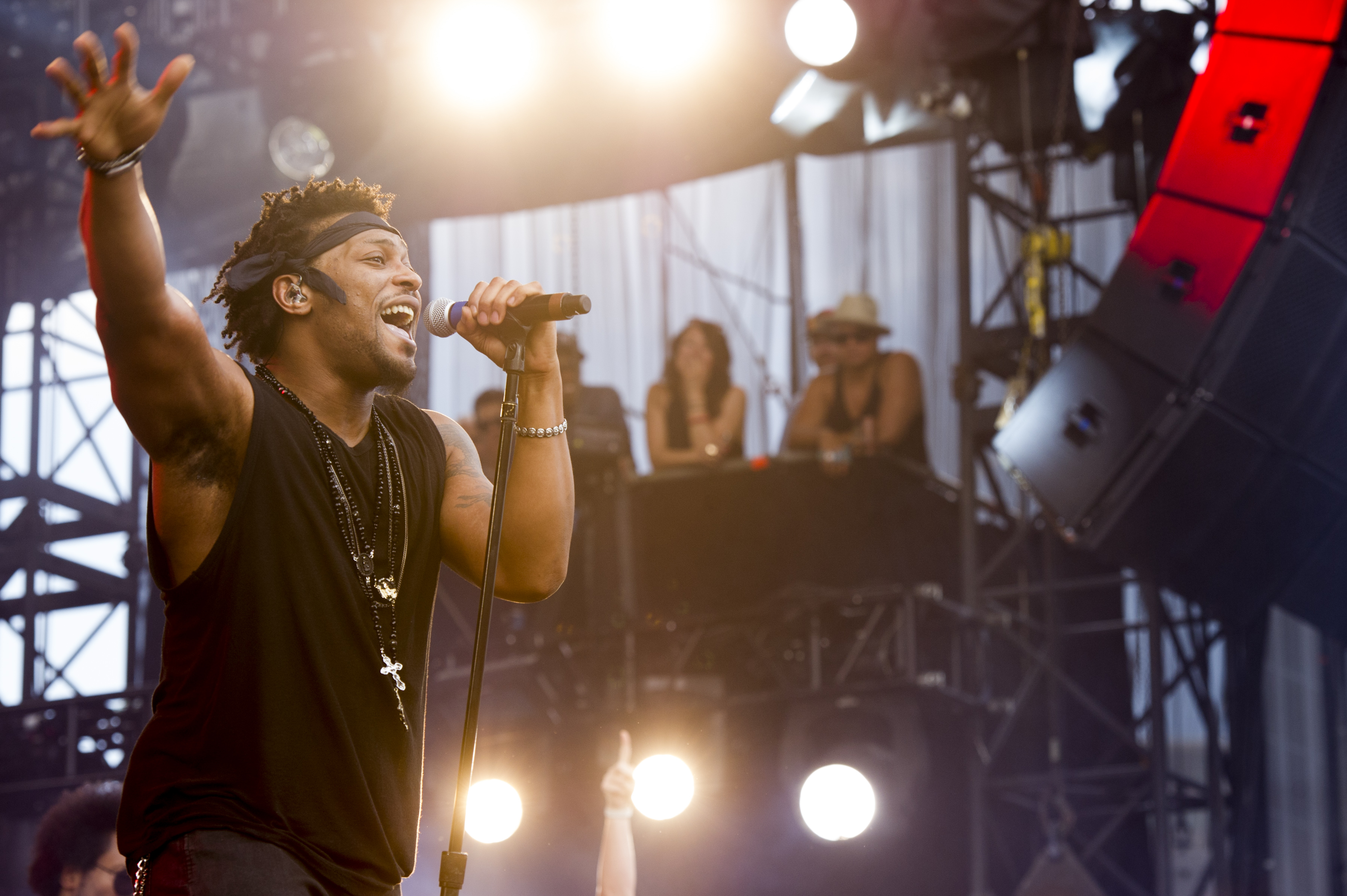 D'Angelo performing in 2012 (Charles Sykes—Invision/AP)