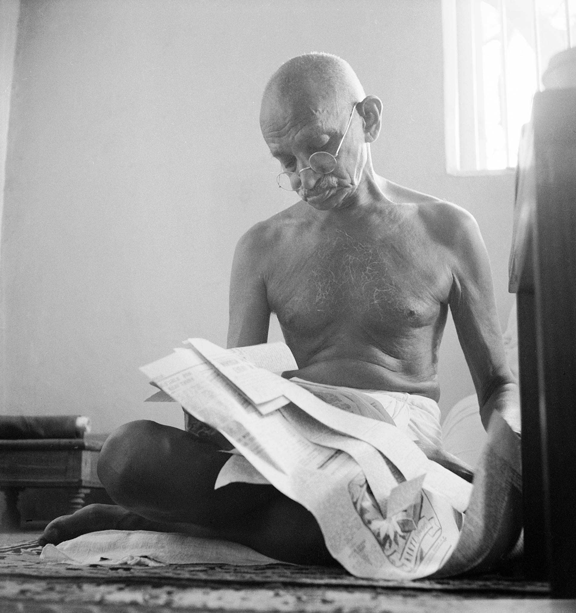 Gandhi and His Spinning Wheel: the Story Behind an Iconic Photo
