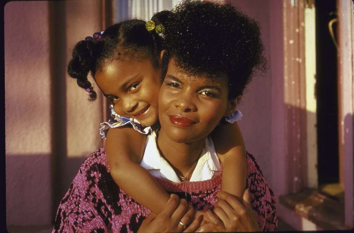 Lillian Garland (front), who won a Supreme Court case which supports pregnancy leave, with her daughter in 1986 (Alan Levenson—The LIFE Images Collection/Getty Images)