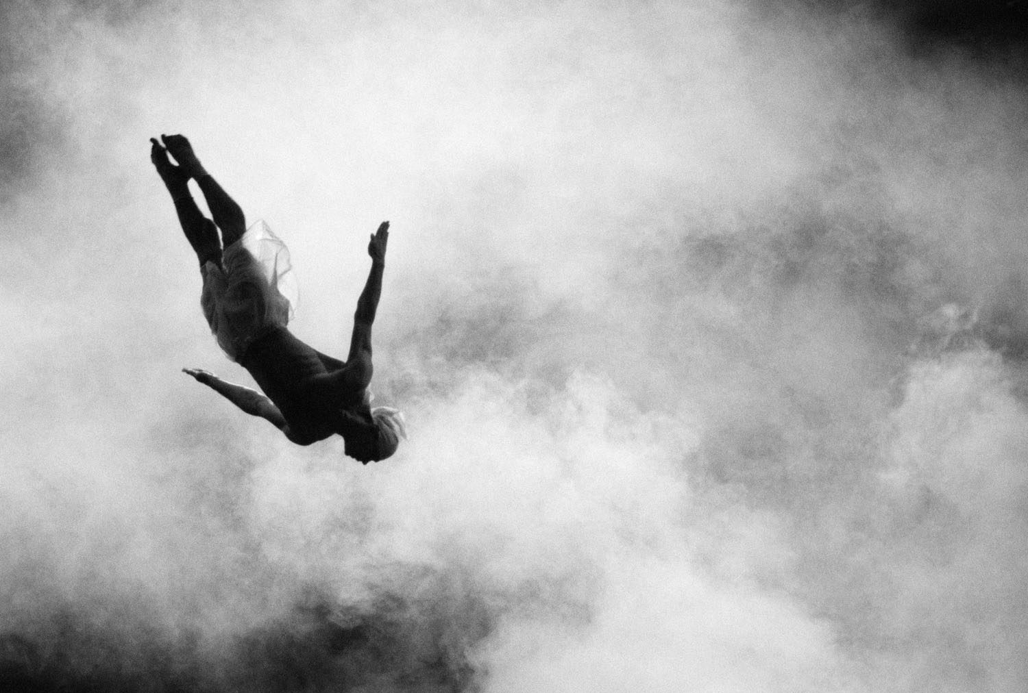 An acrobat at the Old Circus, Moscow, November 1997.  Photo by James Hill.