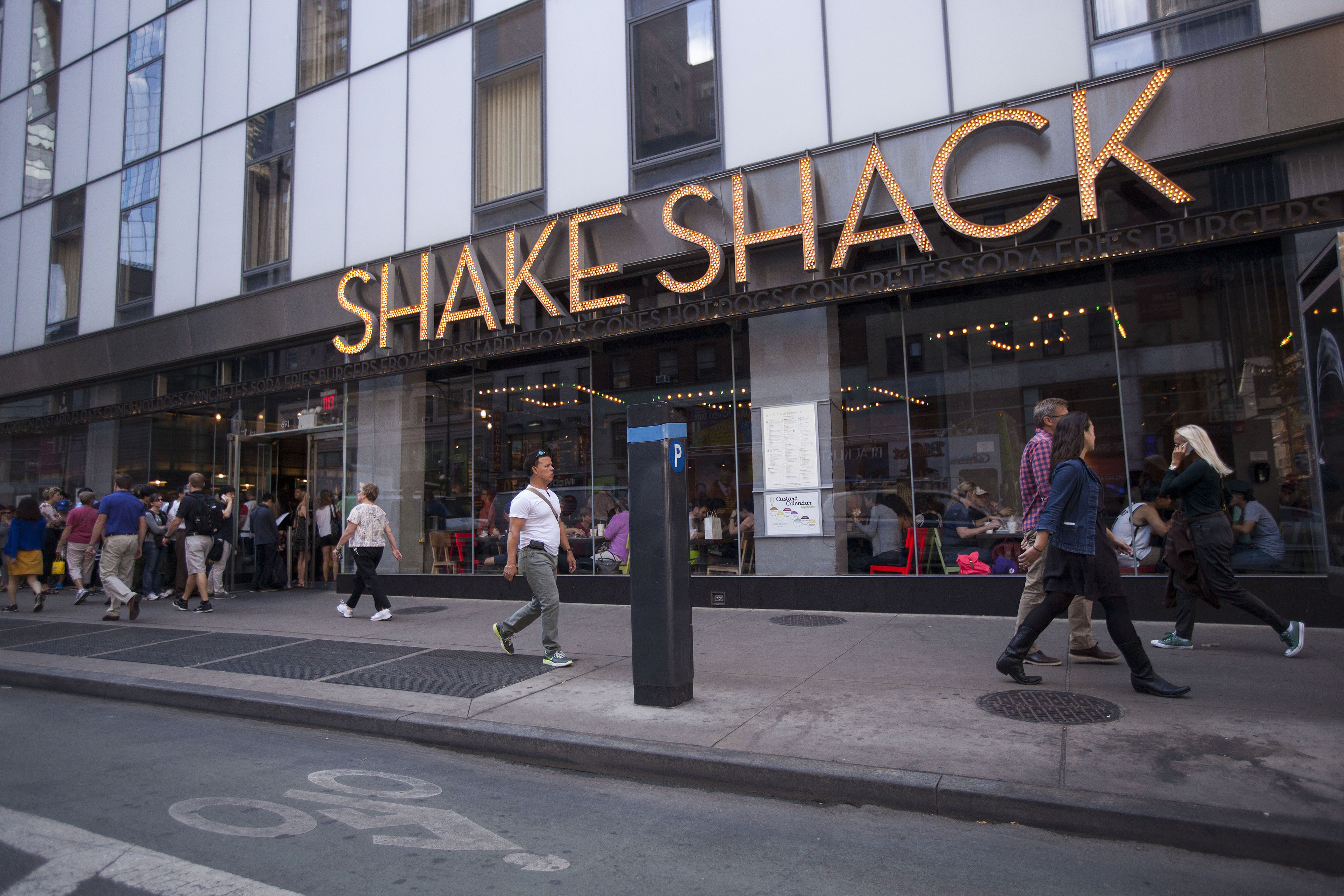 A Shake Shack restaurant in New York City. (Bloomberg—Bloomberg via Getty Images)