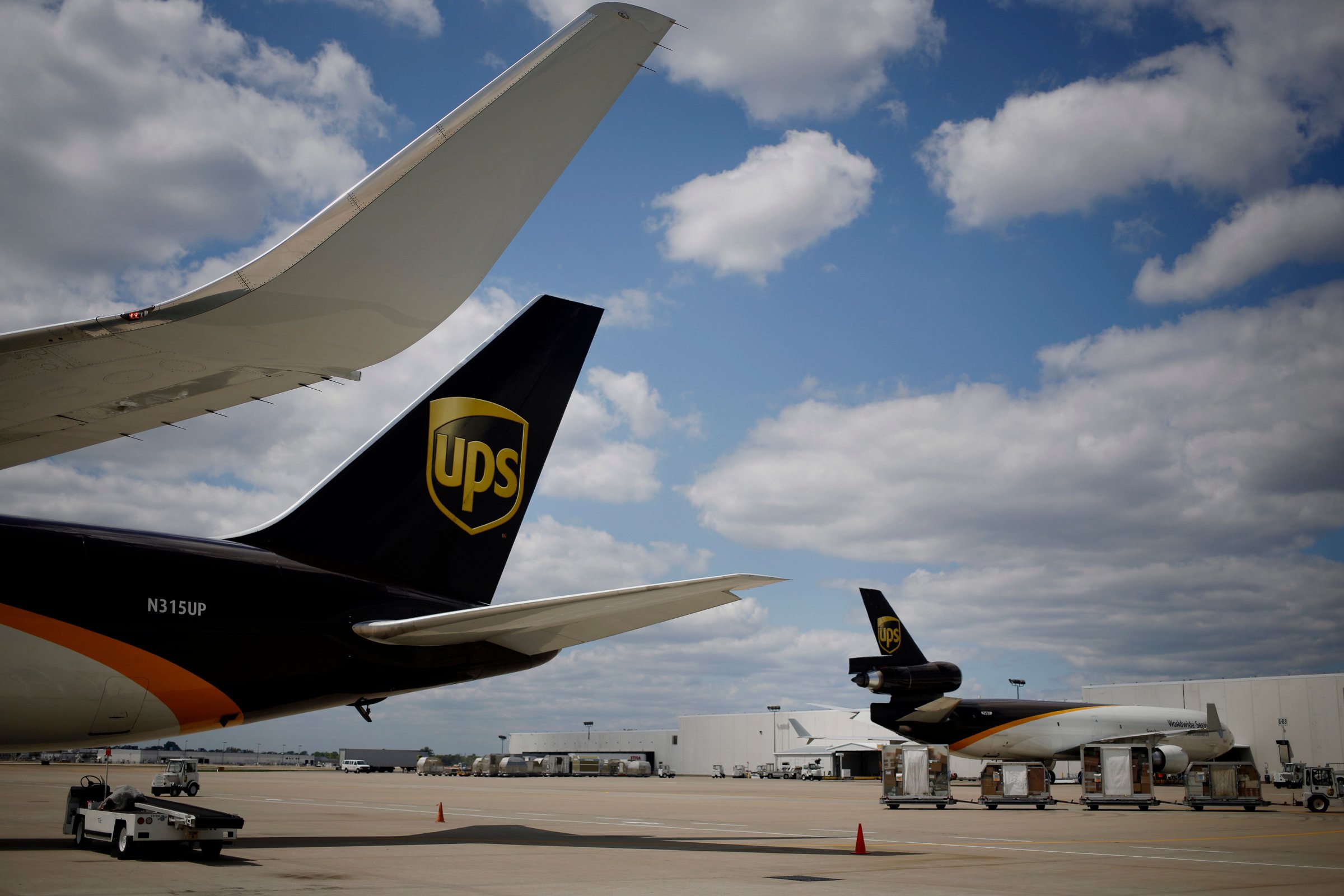 UPS, FedEx Capping Some Holiday Shipping