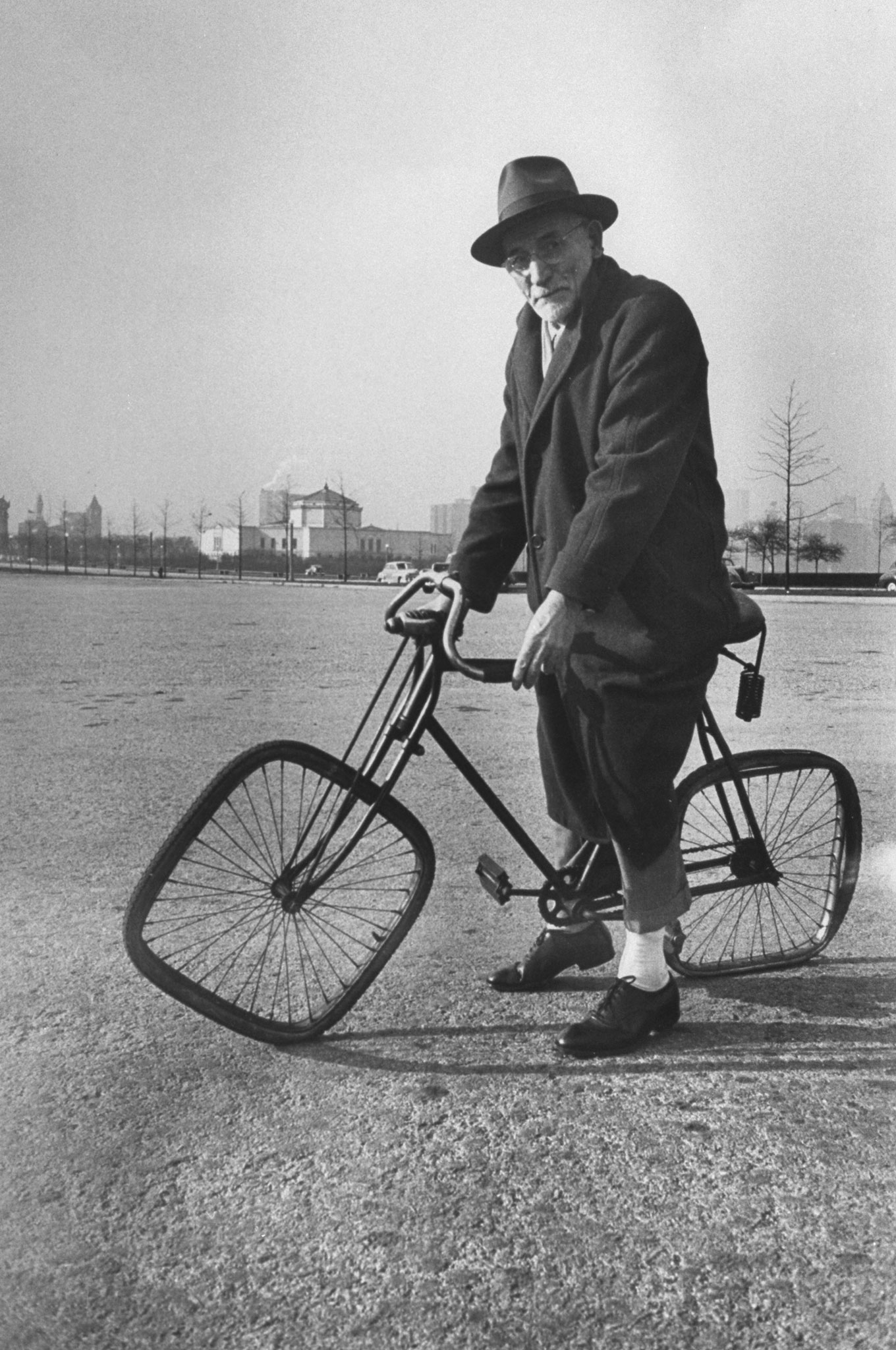 Square-wheeled bike, 1948