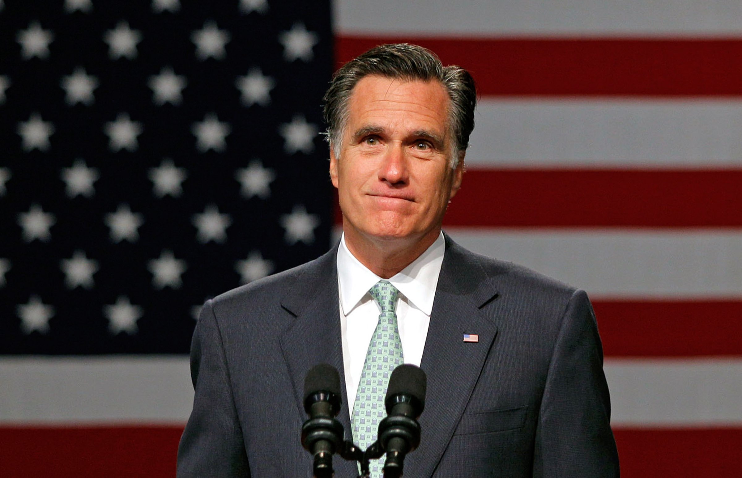 GOP Presidential Candidate Mitt Romney Campaigns In Michigan