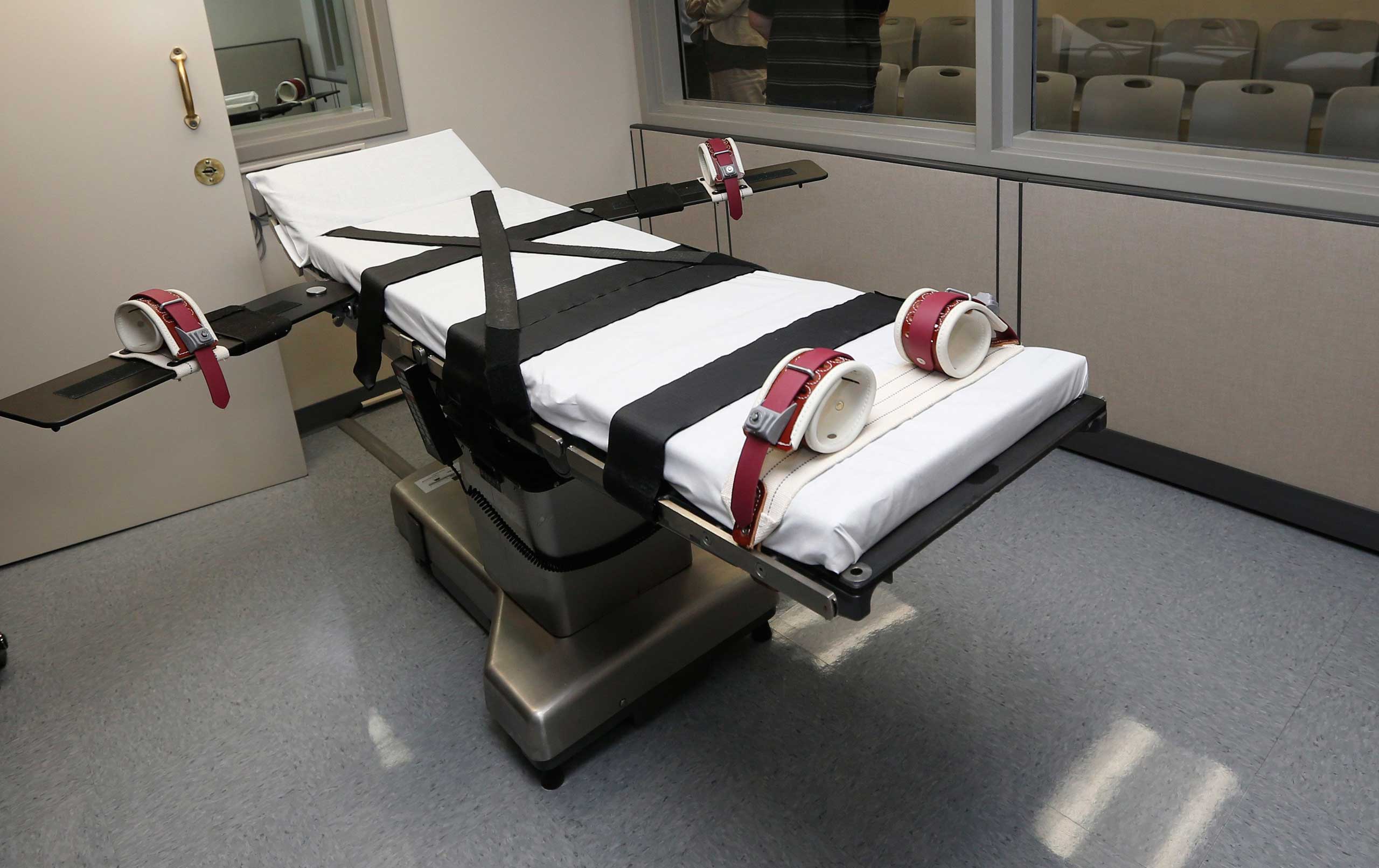 The gurney in the the execution chamber at the Oklahoma State Penitentiary is pictured in McAlester, Okla., Oct. 9, 2014. (Sue Ogrocki—AP)