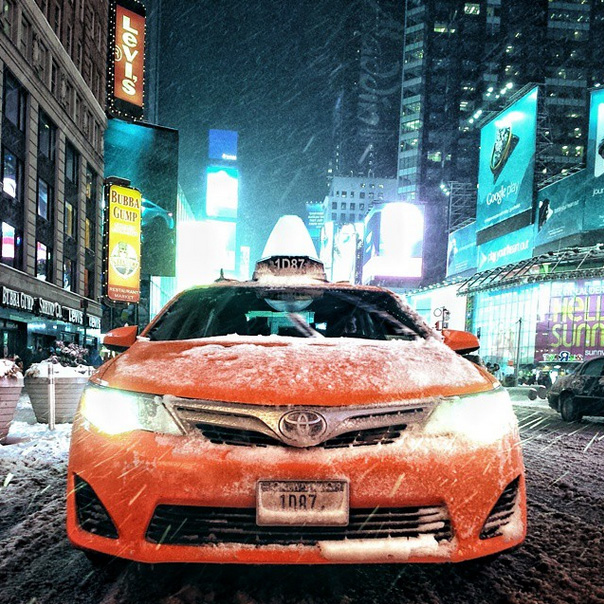 Azor Ahai posted this photo from New York City saying  The blizzard soon cometh.