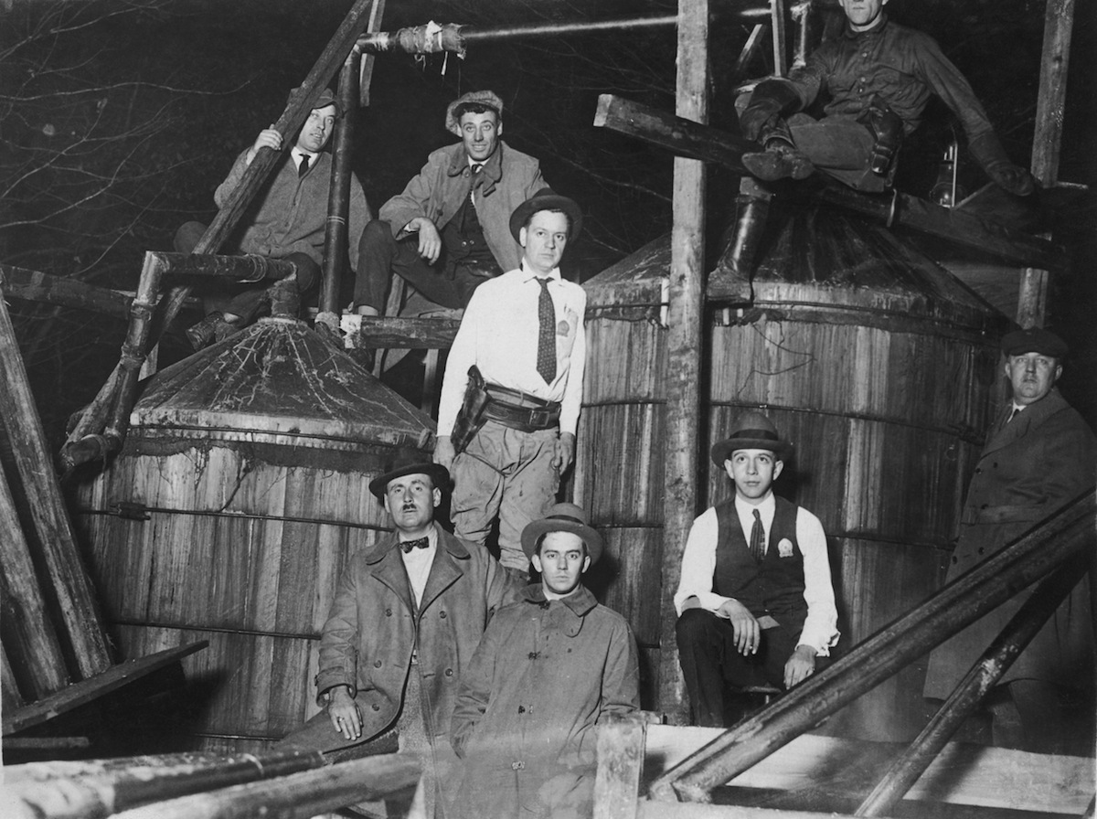 Prohibition agents with a 2000-gallon illicit still, seized near Waldorf, Maryland, circa 1925. (FPG / Getty Images)