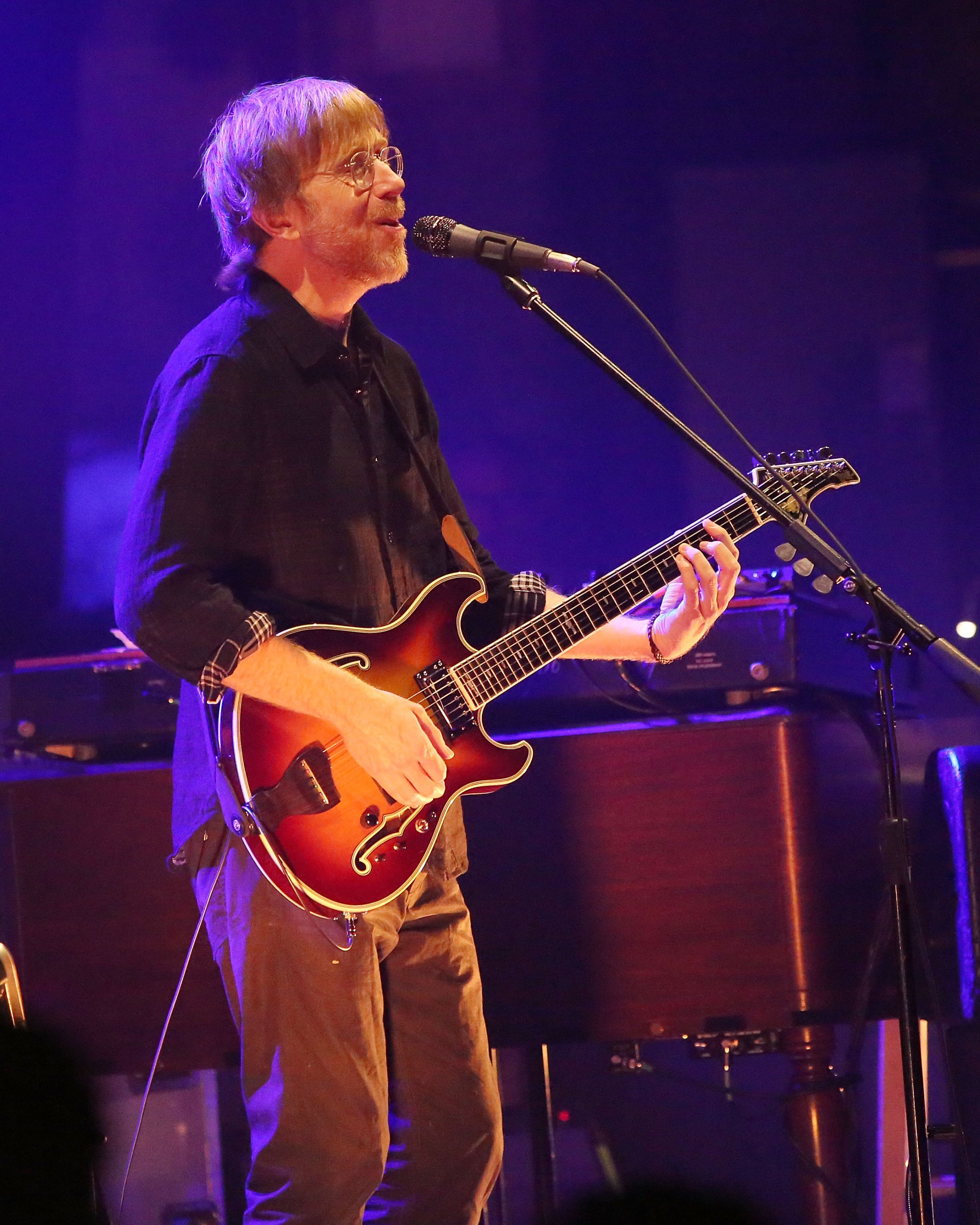 at Beacon Theatre on December 11, 2014 in New York City.