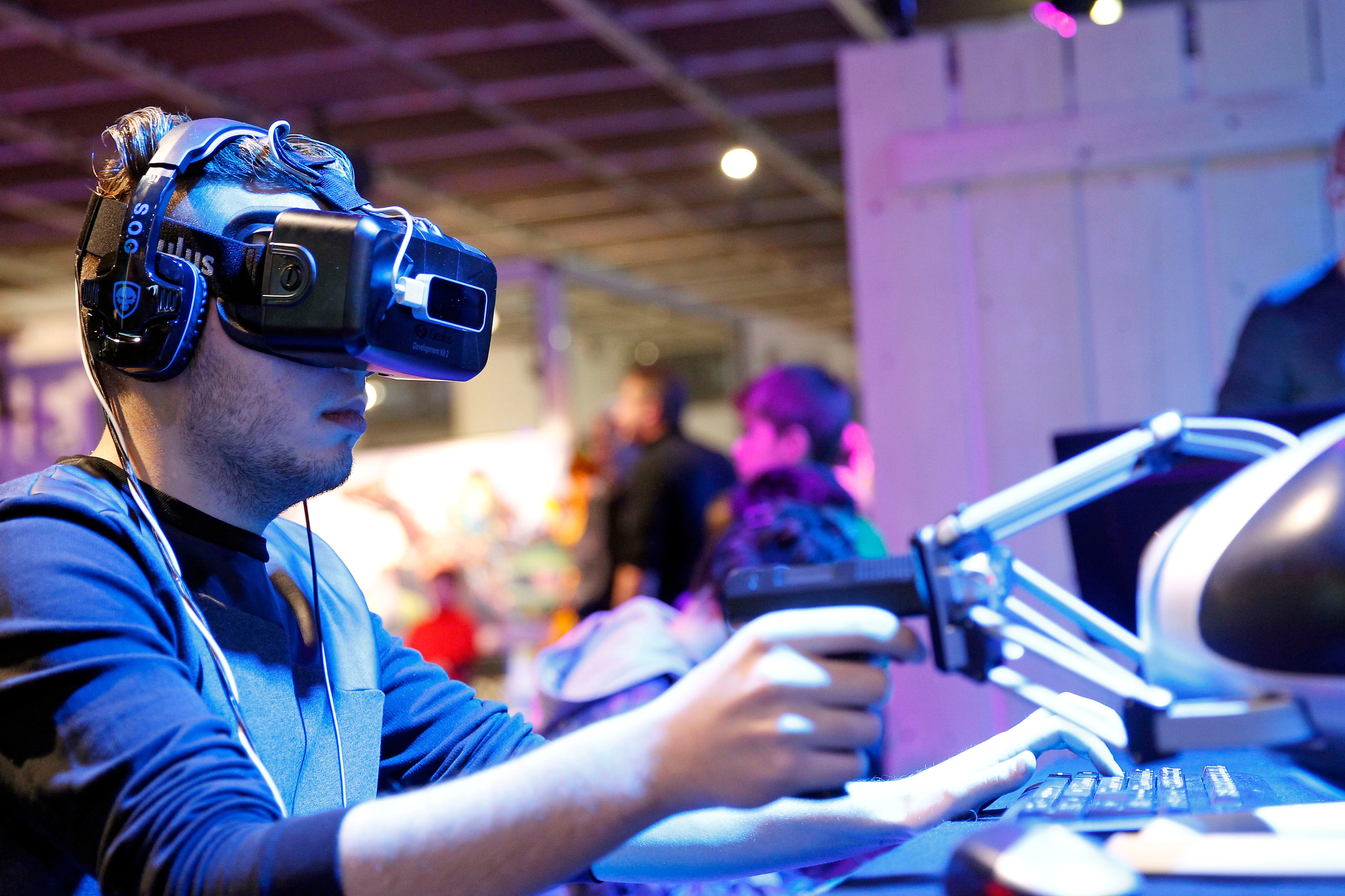 A gamer plays a game with the virtual reality head-mounted display 'Oculus Rift' during the 'Noel de Geek' at the Cite des Sciences et de l'industrie on December 23, 2014 in Paris, France. (Chesnot&mdash;Getty Images)
