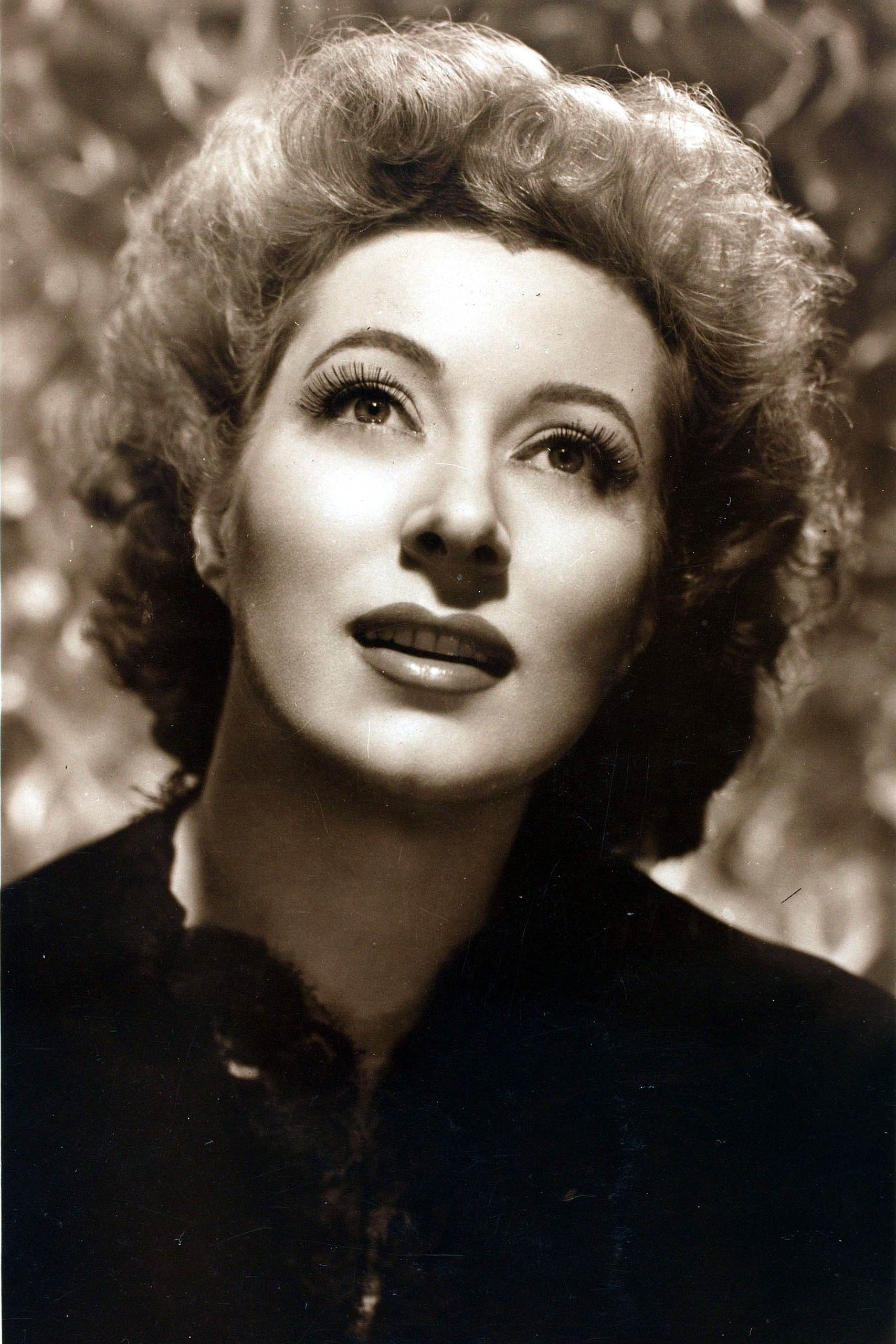 Cinema. Personalities. circa 1940's. British actress Greer Garson, portrait, among her many films "Goodbye Mr. Chips" 1939 and her 1st Academy Award film "Mrs. Miniver" 1942.