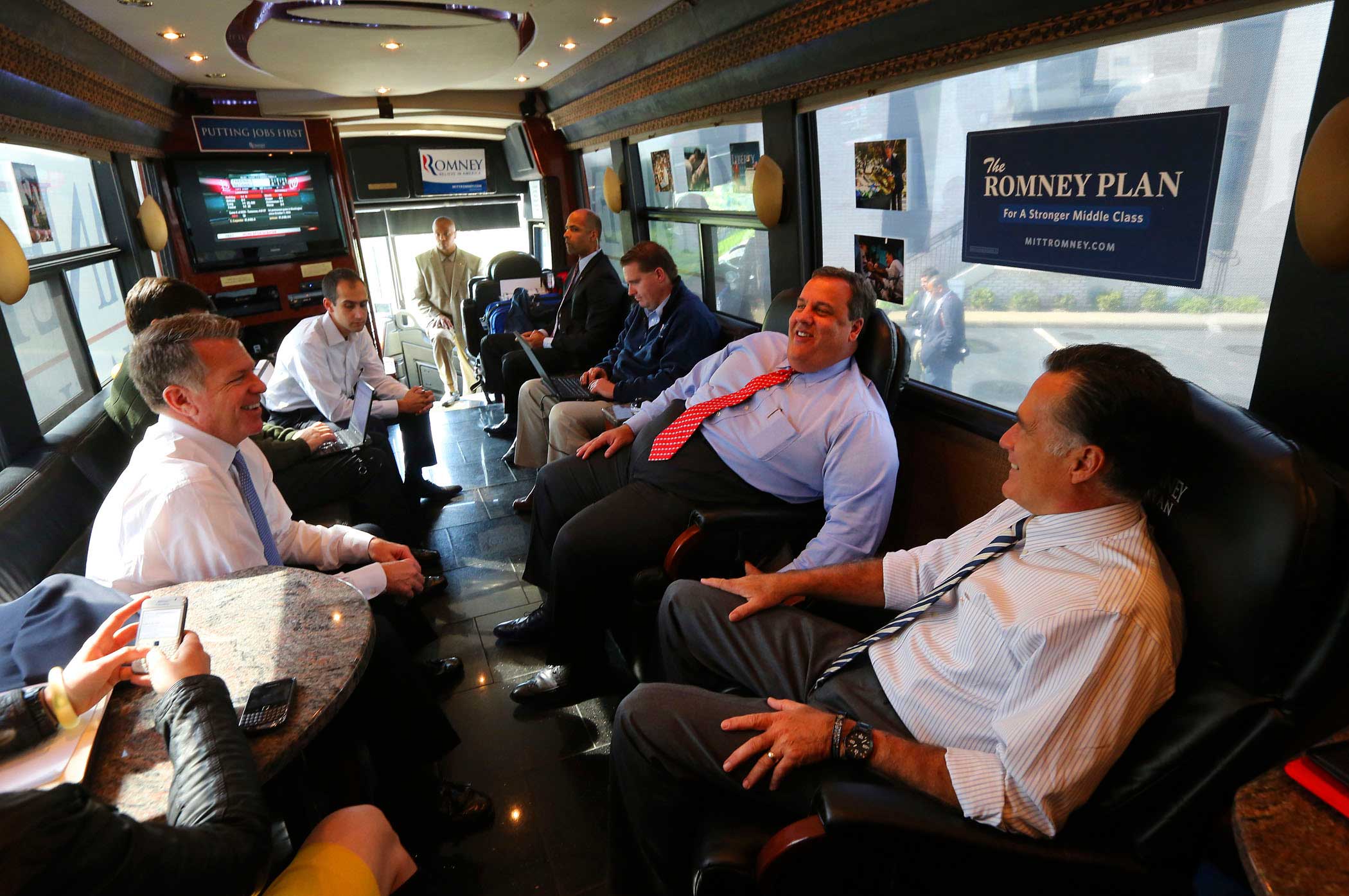 Mitt Romney and Chris Christie campaign in Ohio.