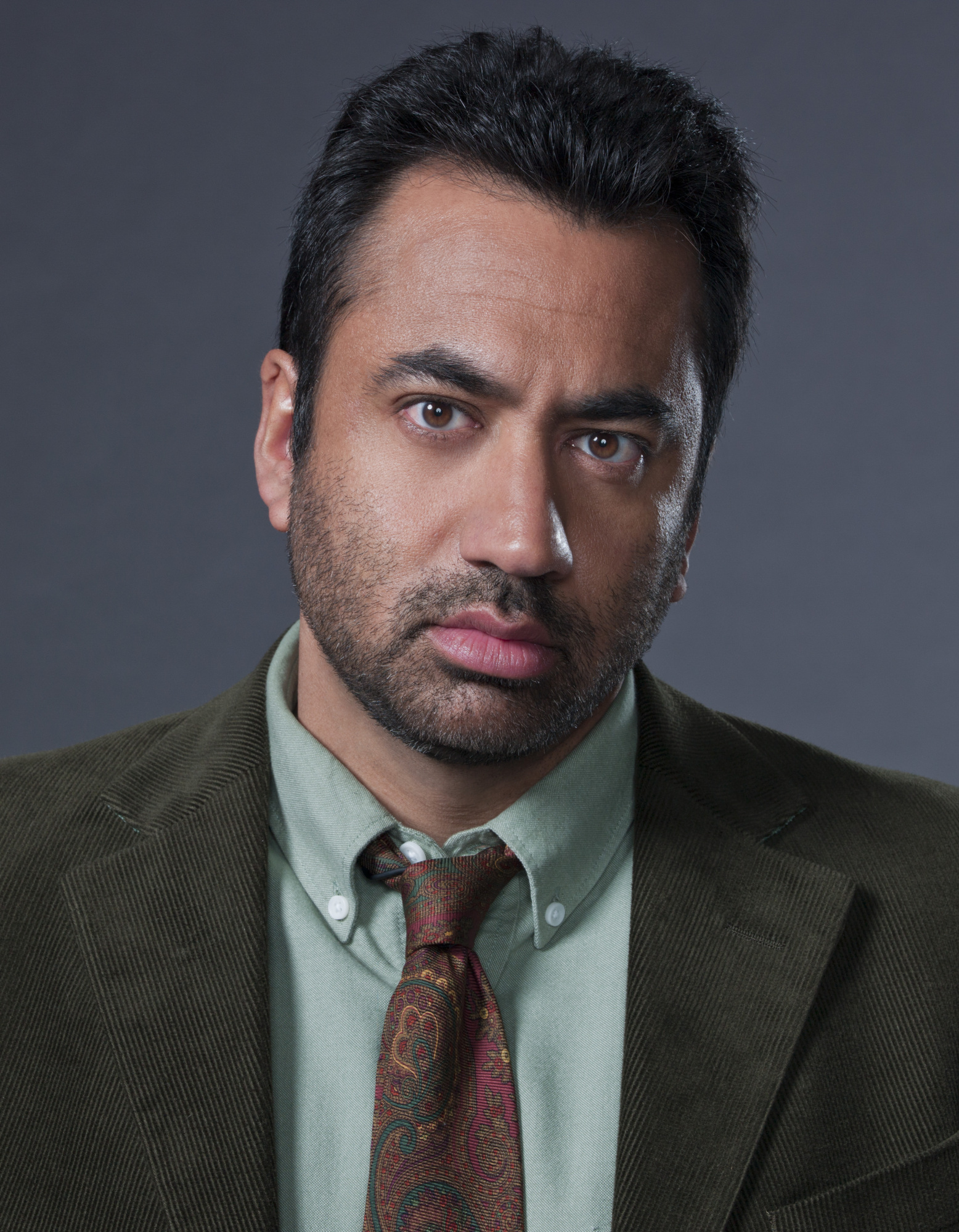 Kal Penn stars as Detective Fontanelle White on the CBS drama <i>Battle Creek</i>. (Mathieu Young—Sony Television)