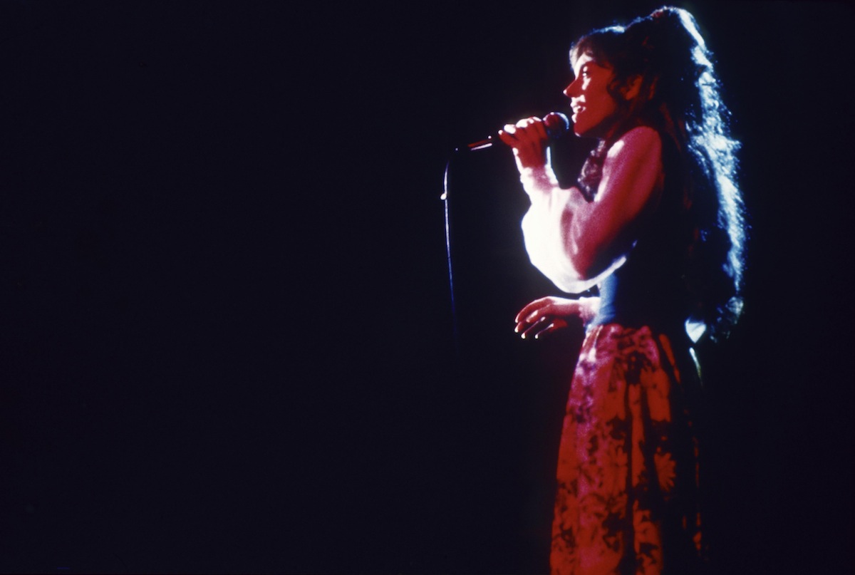 Karen Carpenter performing in 1976 (Redferns/Getty Images)