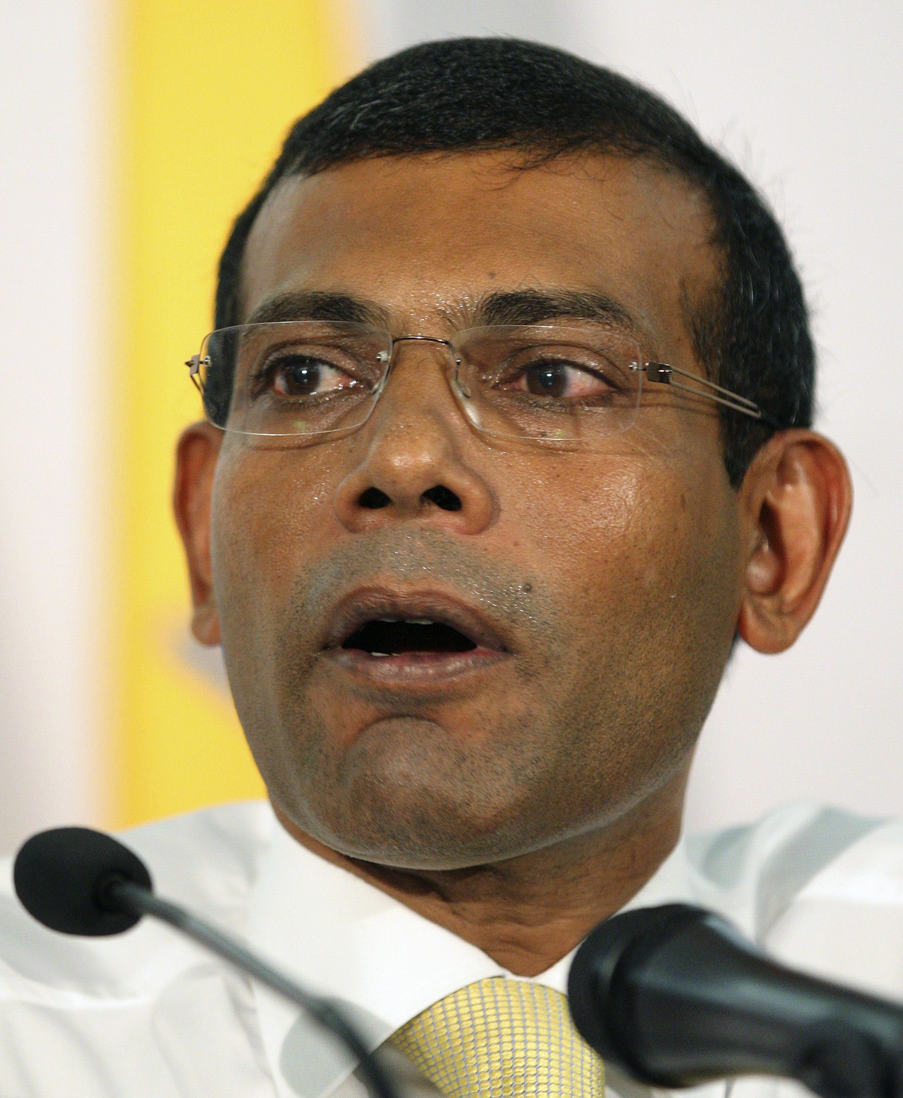 Maldivian Democratic Party presidential candidate Mohamed Nasheed, who was ousted as President in 2012, speaks to reporters in Male, Maldives, on Nov. 10, 2013 (Stringer—REUTERS)