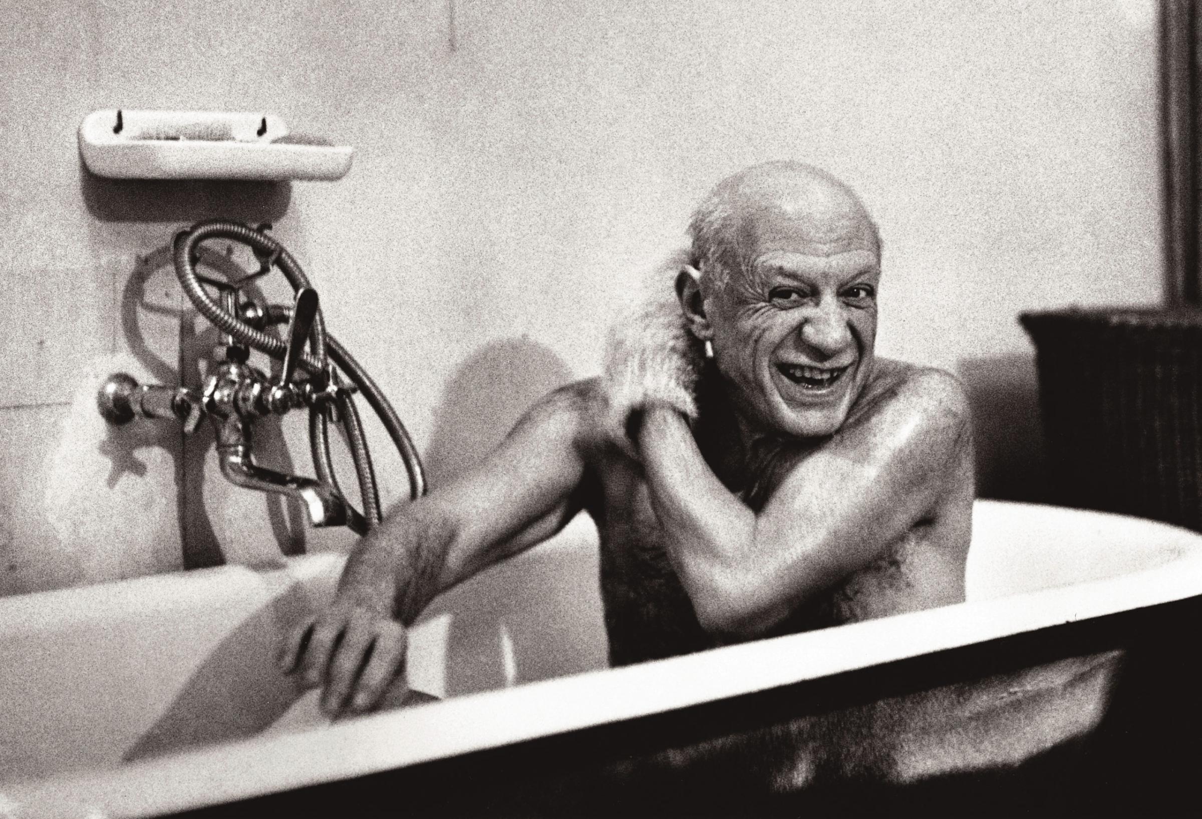 Pablo Picasso in the bathtub: Villa la Californie, Cannes France. February 8, 1956.