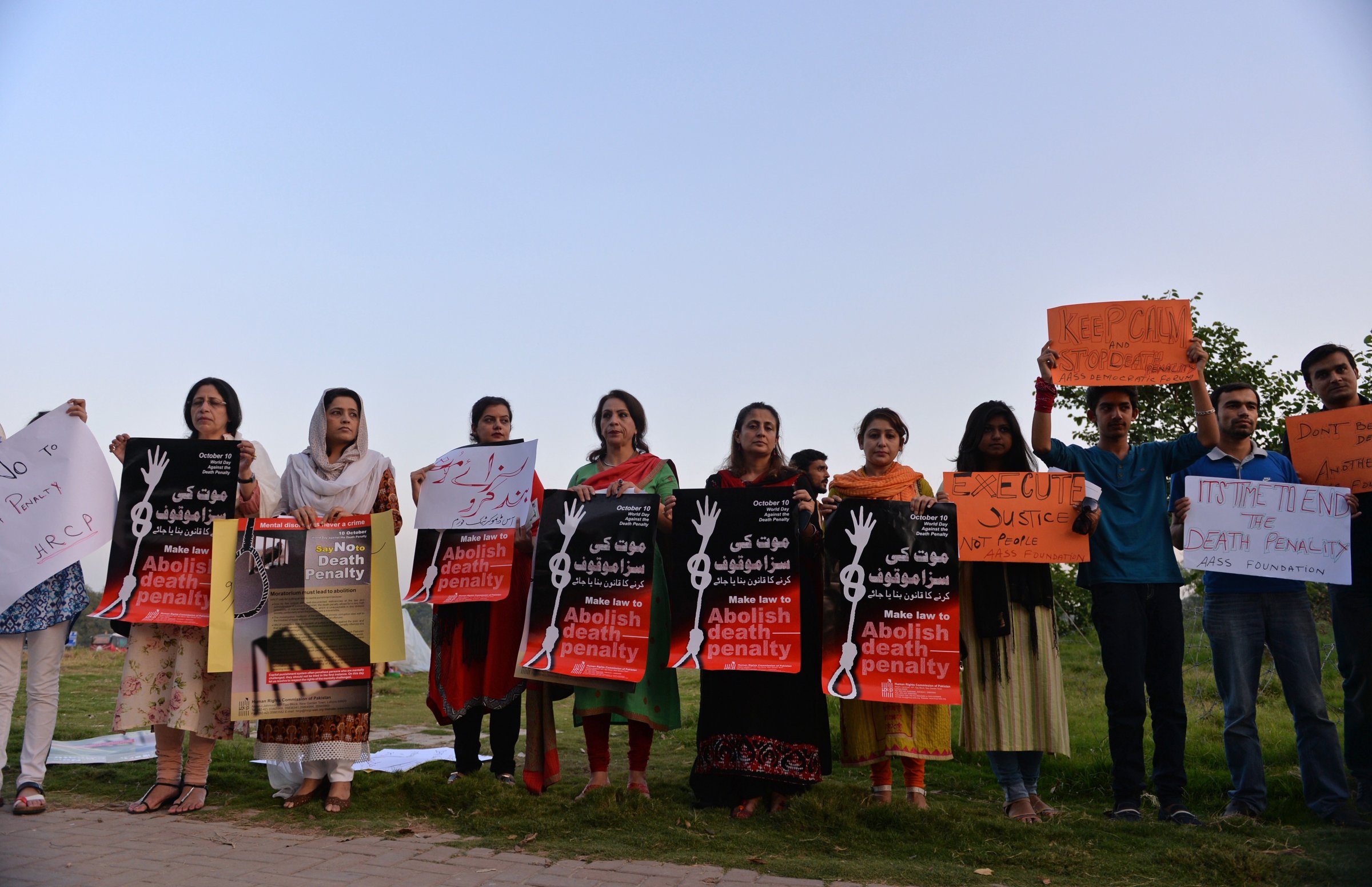 Pakistani NGO activists protest the death penalty in Islamabad on October 10, 2014
