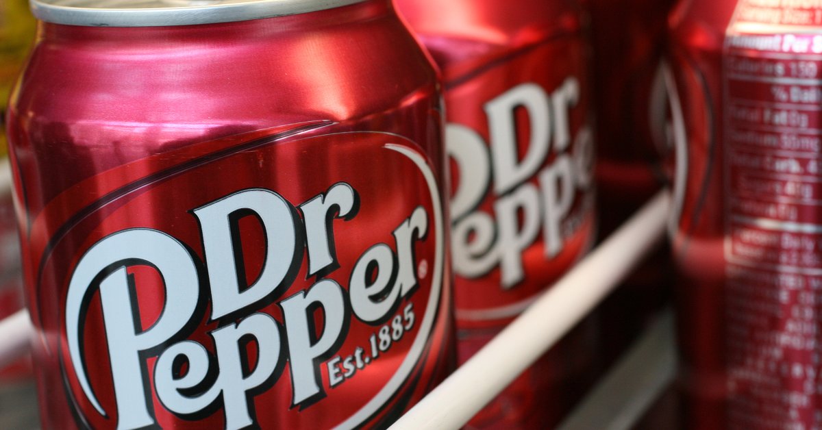 Напиток dr pepper. Доктор Пеппер. Доктор Пеппер дипинс. Мистер Пеппер напиток. Доктор Пеппер 1885.