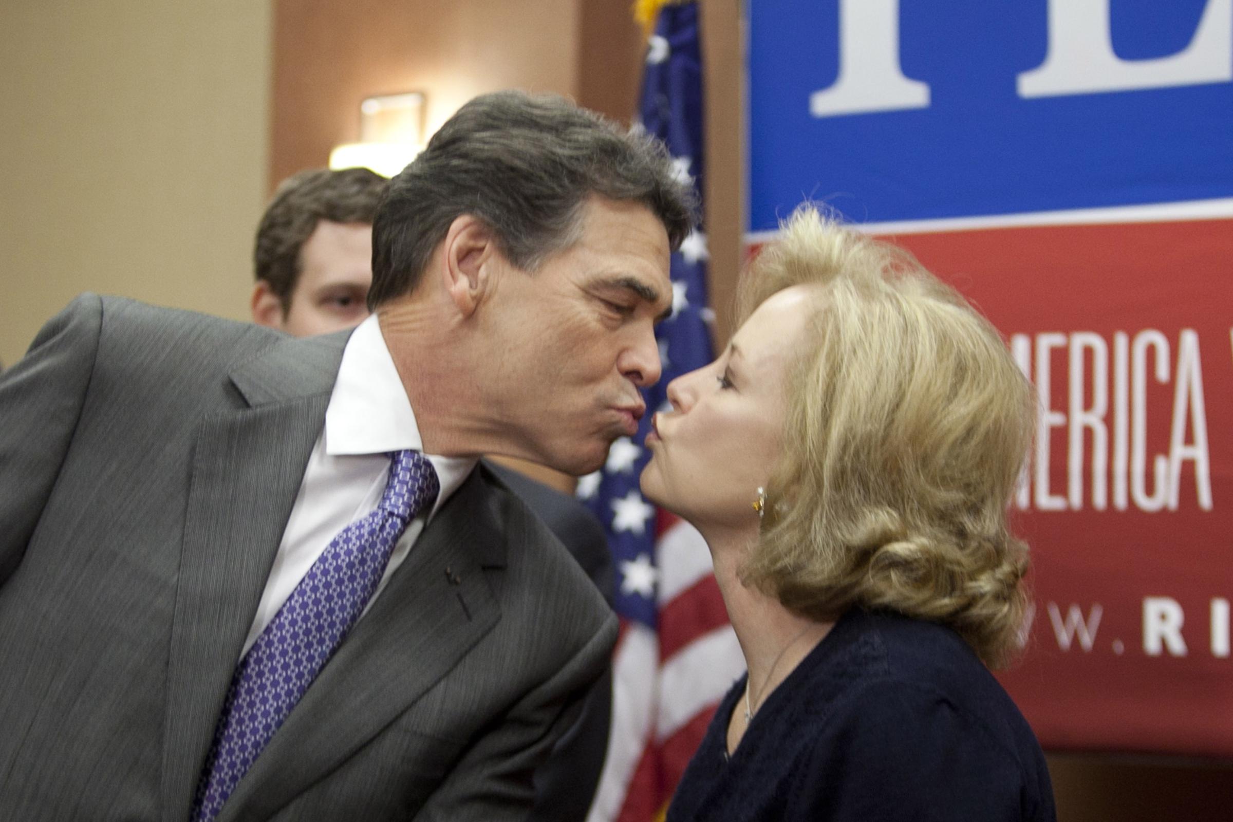 Rick Perry Announces He's Dropping Out Of Presidential Race