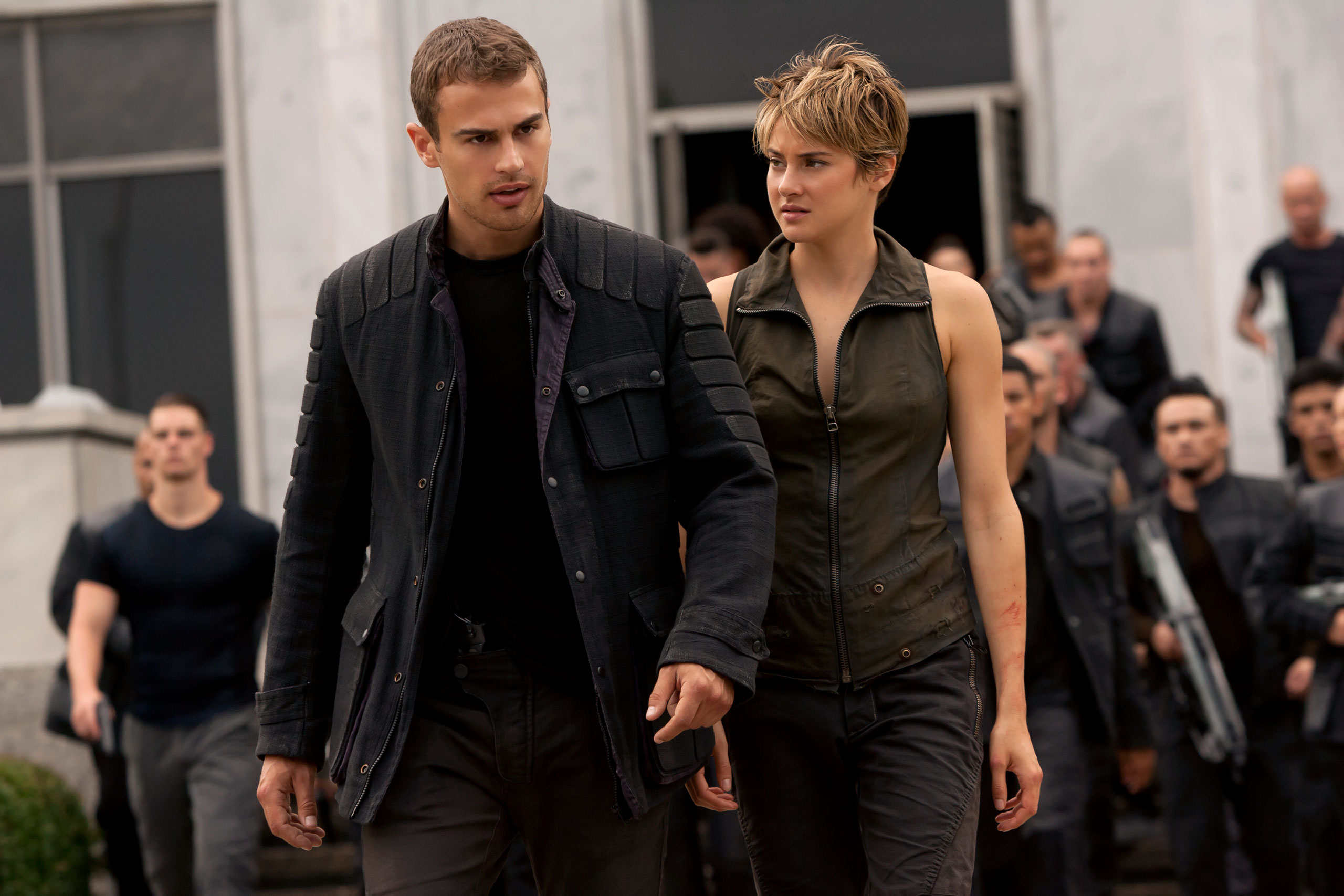 Four (Theo James) and Tris (Shailene Woodley) in <em>The Divergent Series: Insurgent</em> (Andrew Cooper—Lionsgate)