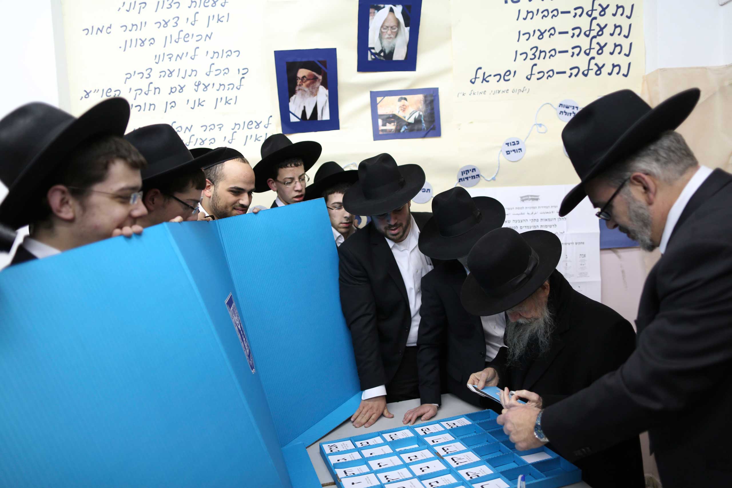 Ultra-Orthodox Jewish rabbi Gershon Edelstein prepares to vote in Bnei Brak, March 17, 2015.
