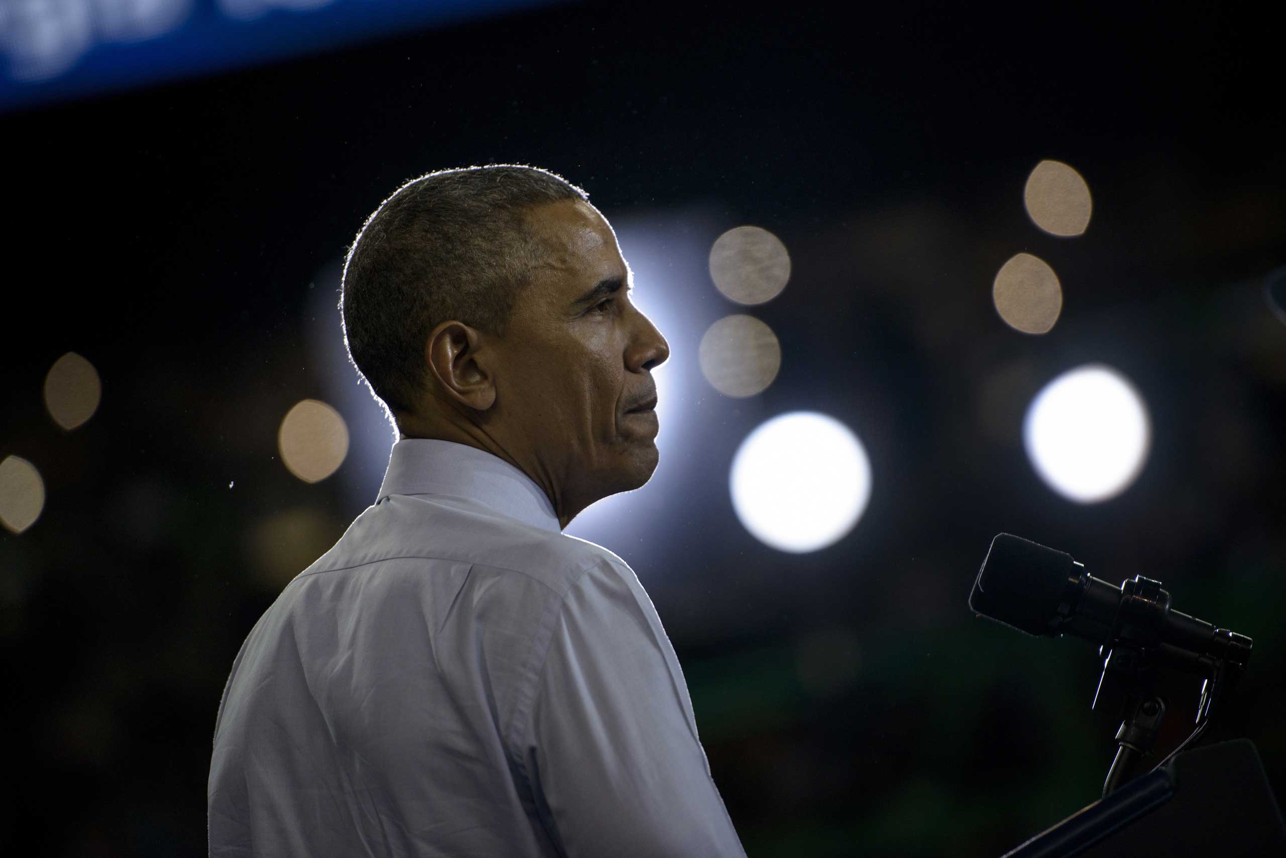 US President Barack Obama pauses while speaking at Georgia Tech on March 10, 2015 in Atlanta, Georgia.