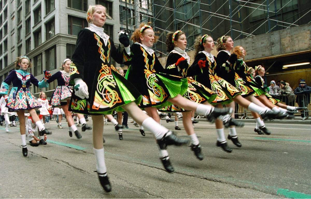 The St. Patrick's Day parade in Chicago on Mar. 11, 2000 (Tim Boyle—Getty Images)